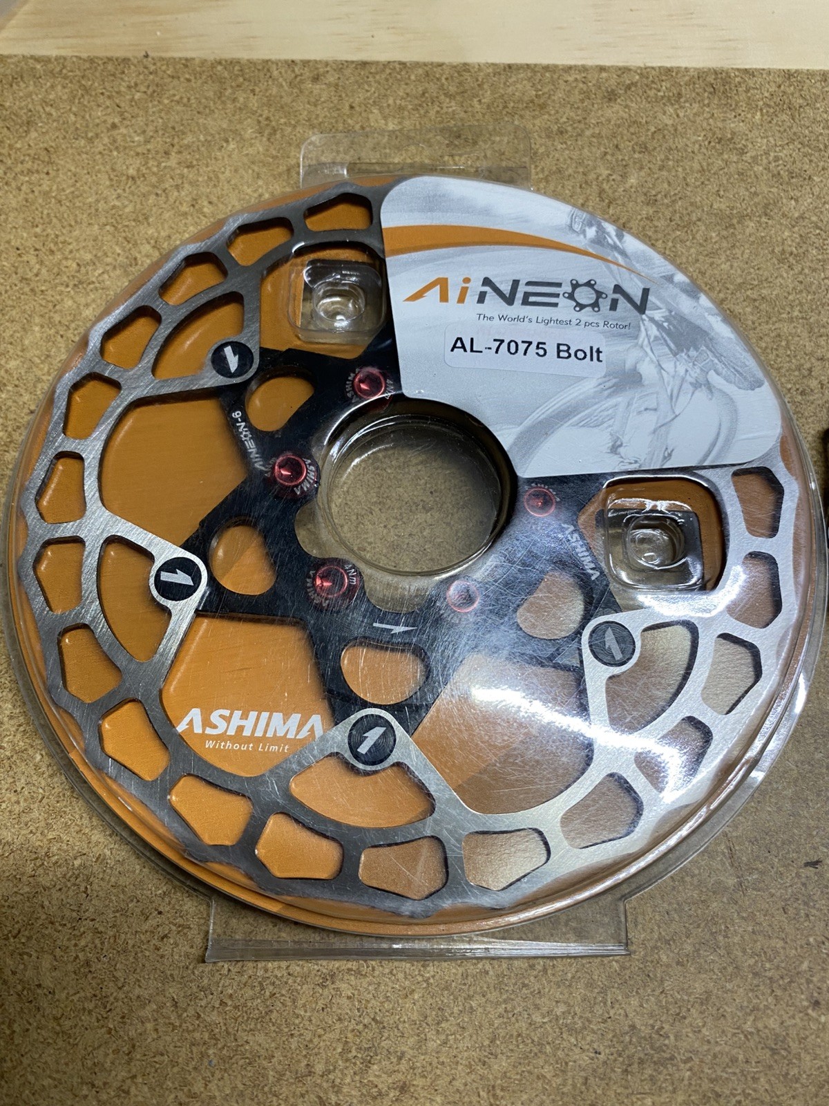 ASHIMA AINEON-6 140mm 78.5g/68g disc brake rotor pair, 6-bolt, lightweight