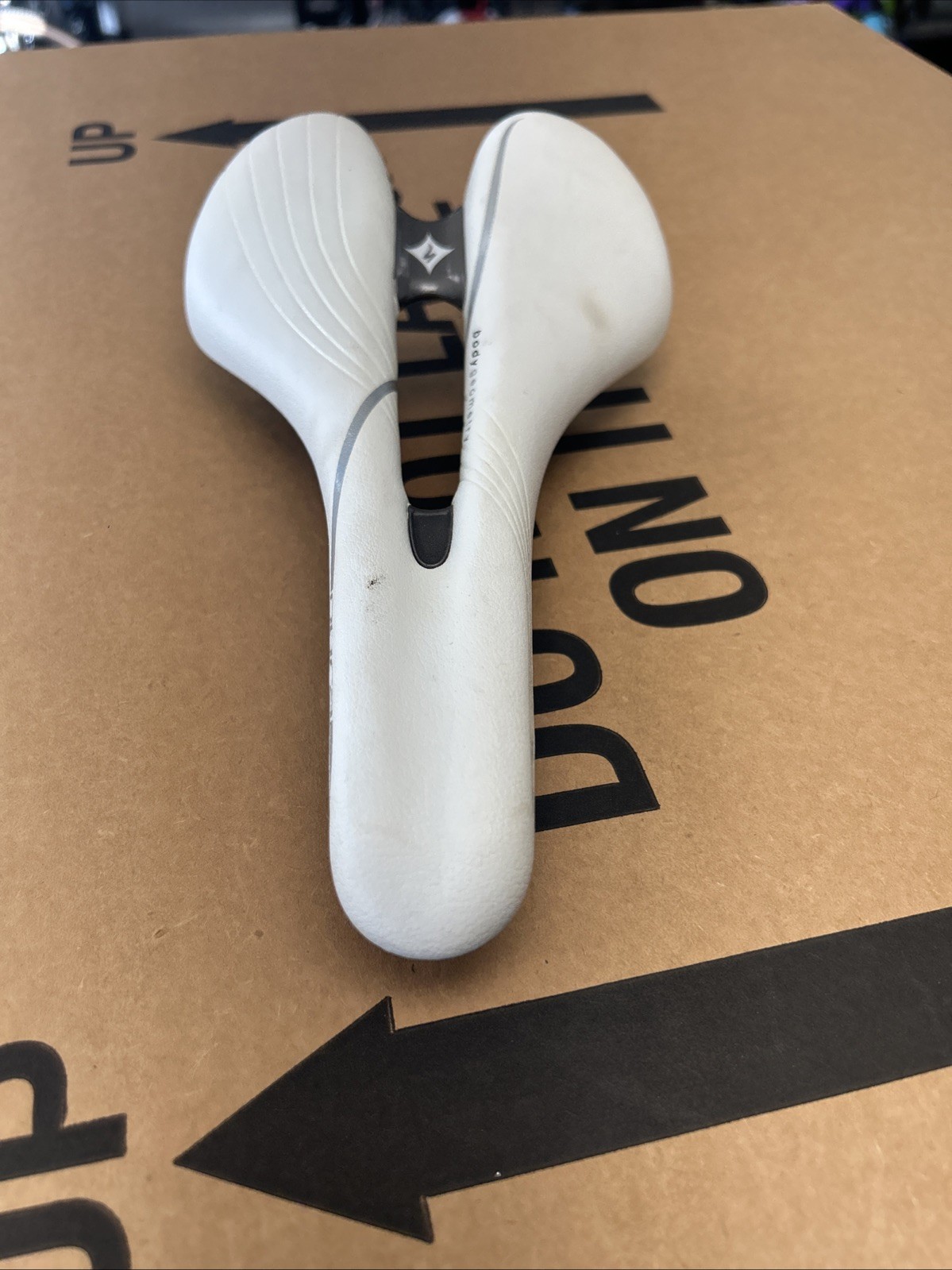 Specialized Oura Pro Saddle, White with Carbon Fiber Rails