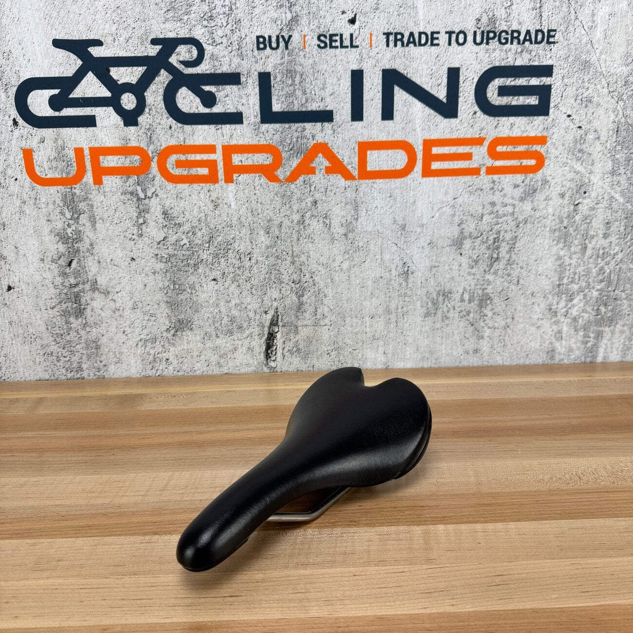 Fizik Aliante Sport 7x7mm Kium Rails 142mm Saddle 271g