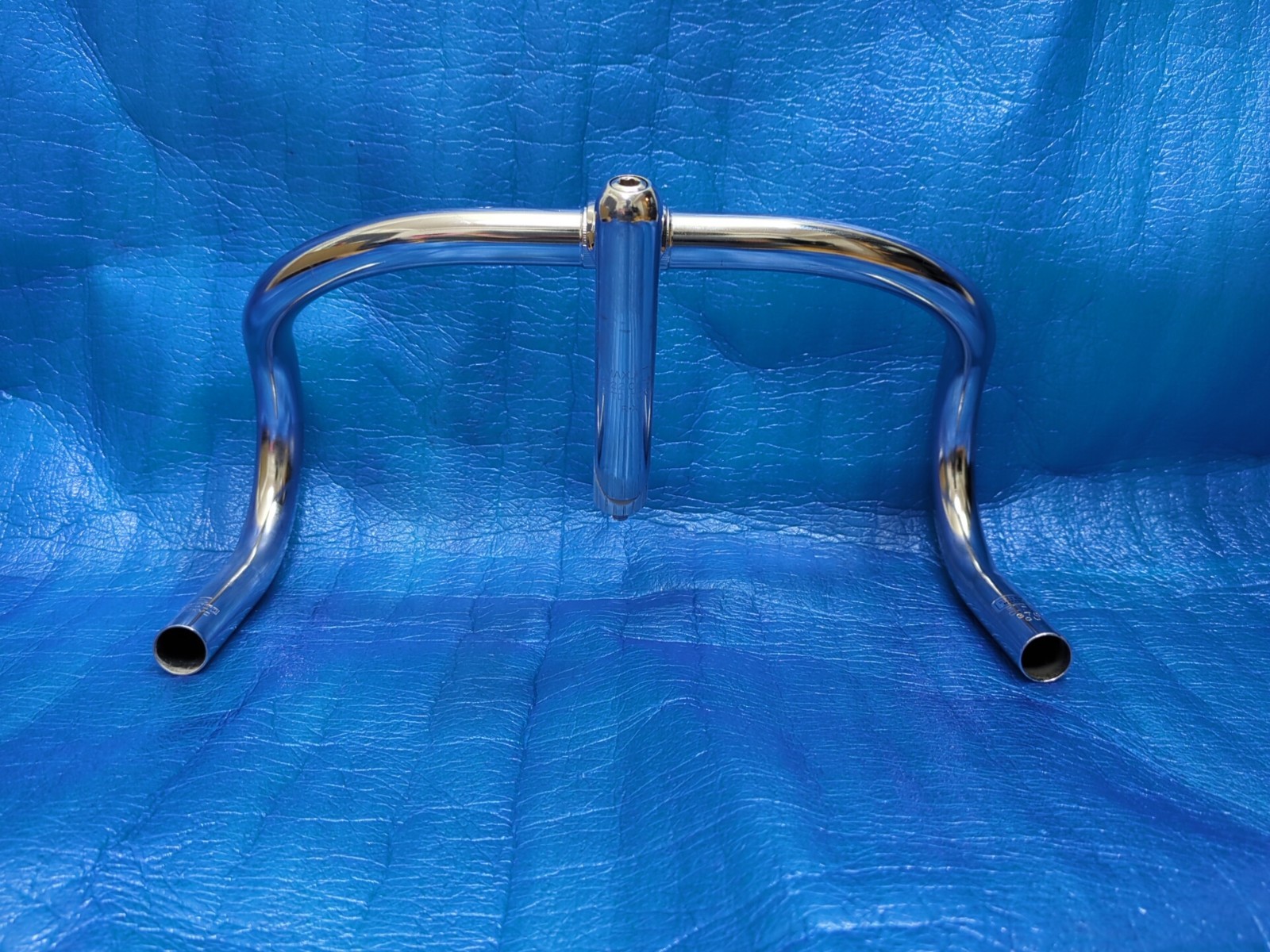 Nitto B123 CrMo 370mm NJS Handlebar + Nitto Jaguar 100mm 58 Degree Steel Stem