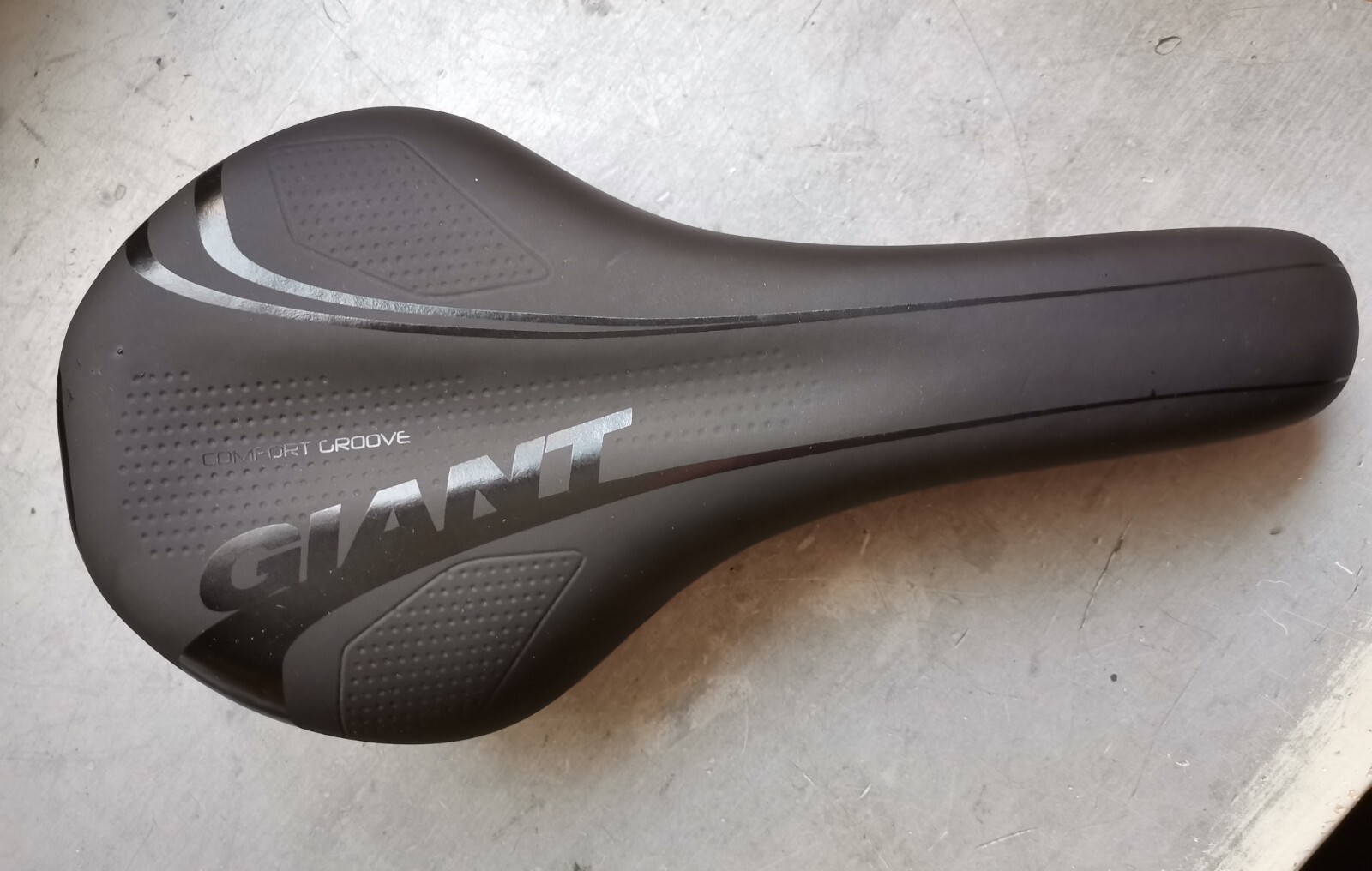 GIANT COMFORT GROOVE SADDLE SEAT MTB CITY TOURING BIKE BLACK BY SELLE ROYAL