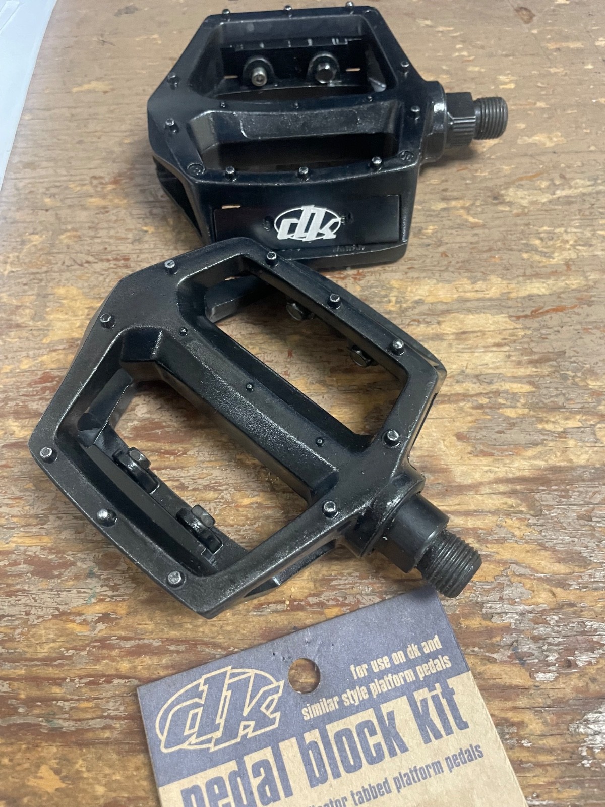 DK Platform BMX pedals 9/16 black Mid School DX Type Nice Condition