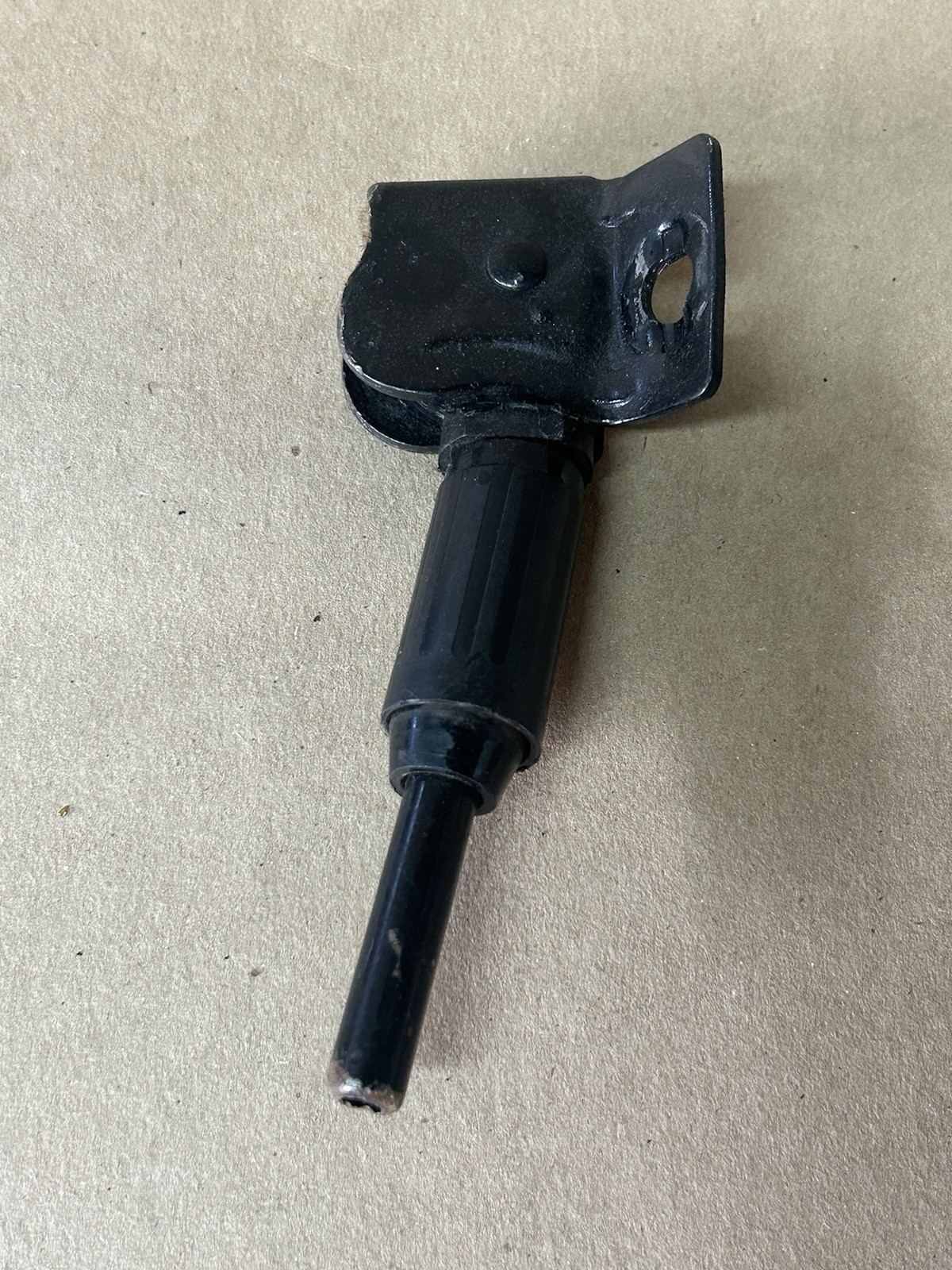 Jetson Bolt Pro Kickstand