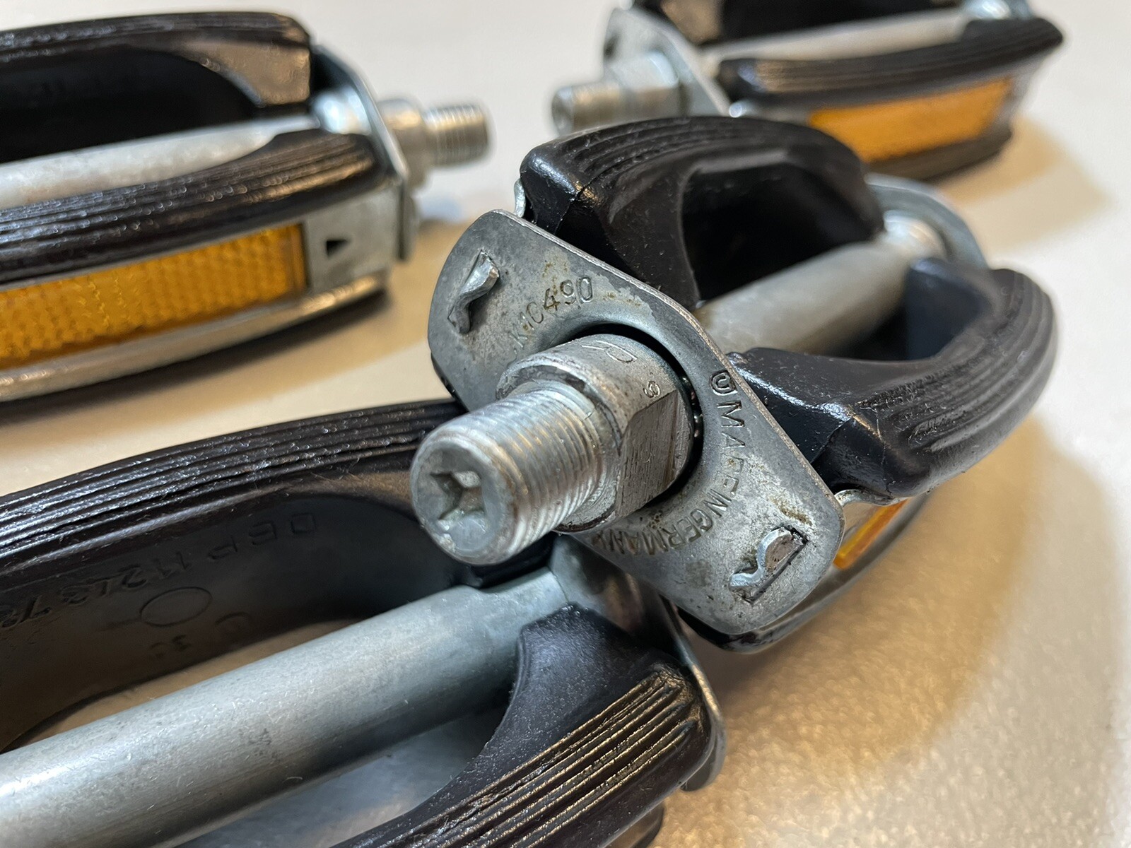 Schwinn Bow Pedals Krate Pair 1/2” Made in Germany