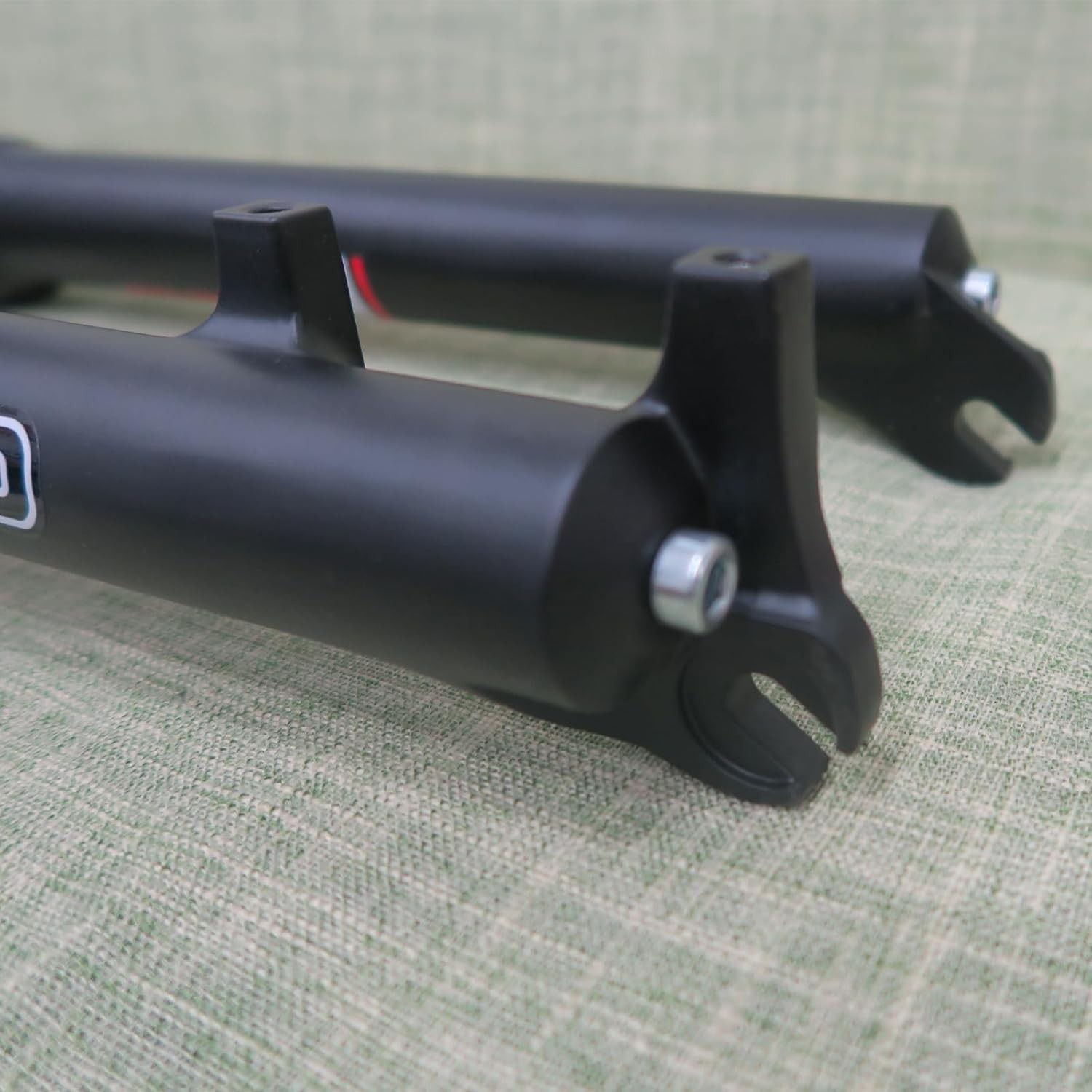 CDH 26″ Bike Suspension Fork 1 1/8″ Threadless Tapered Tube Single Shoulder Fork