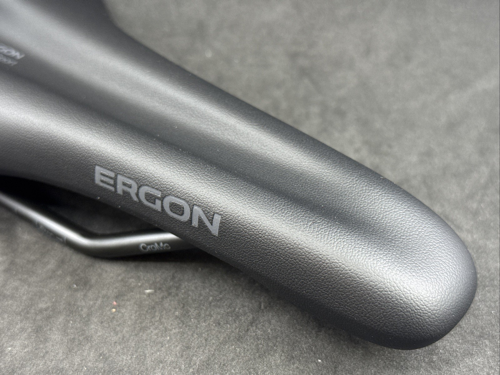 ERGON SR 10 Sport Stealth Road Saddle CroMo Rail Black 270mm x 140mm MSRP $99