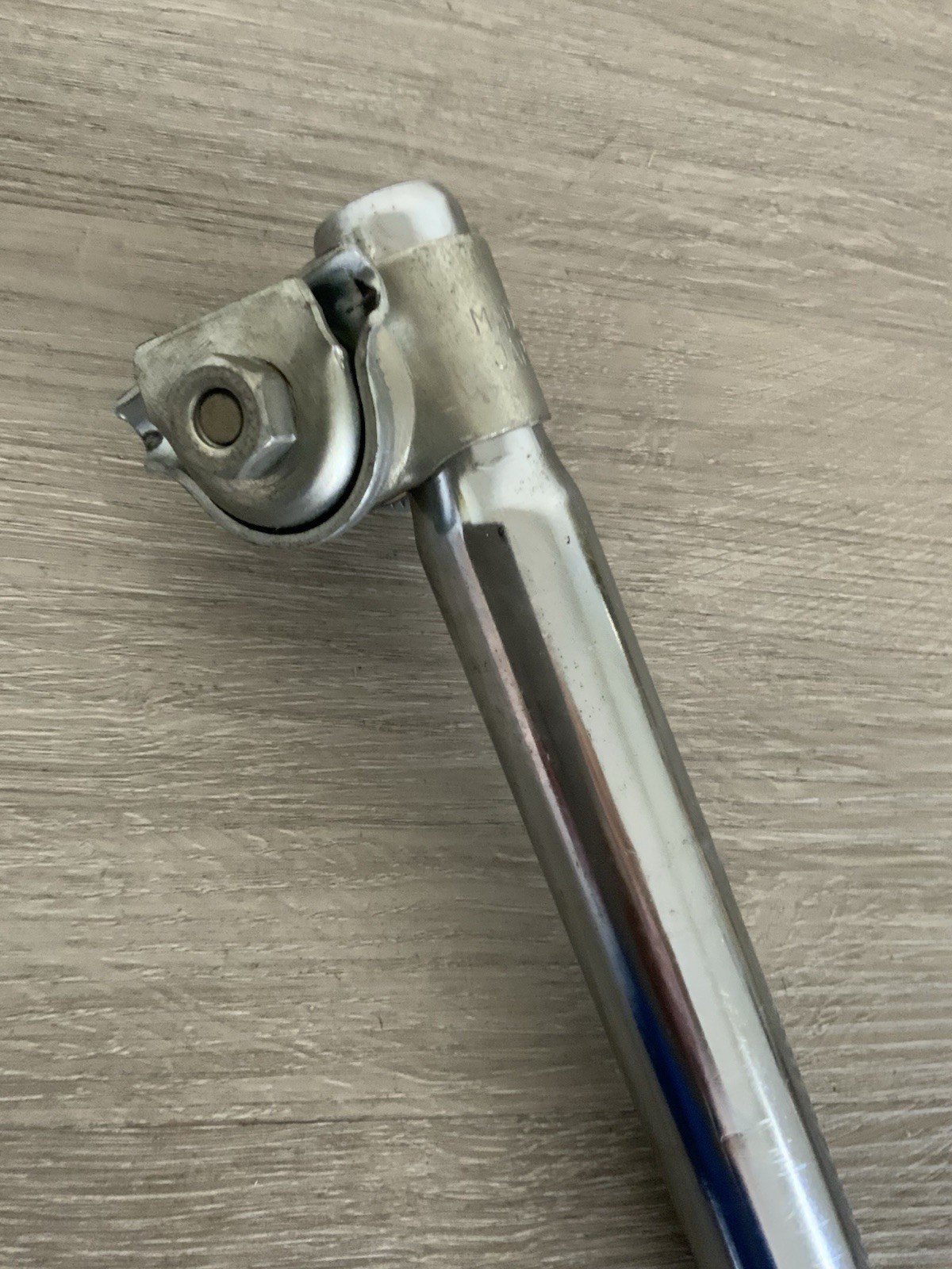 STEEL SEAT POST 26.2 MM X 200 MM TOTAL LENGTH WITH SEAT COLLAR 304 GRAMS