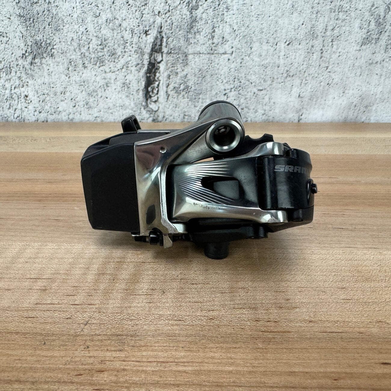 SRAM Red eTap Short Cage 11-Speed Electronic Bike Rear Derailleur + Battery