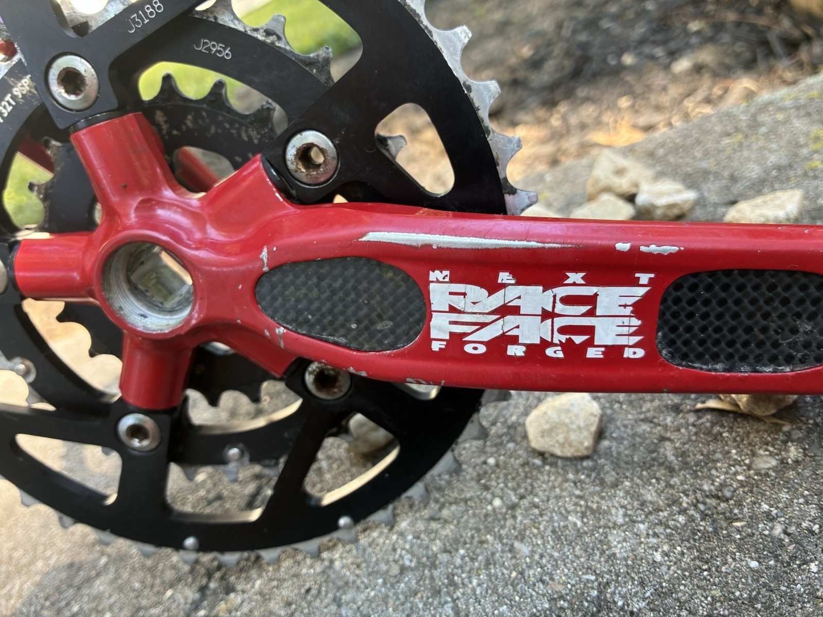 RaceFace Forged Next Carbon Crankset 175mm, 44/32/22 Red Race Face Square Taper
