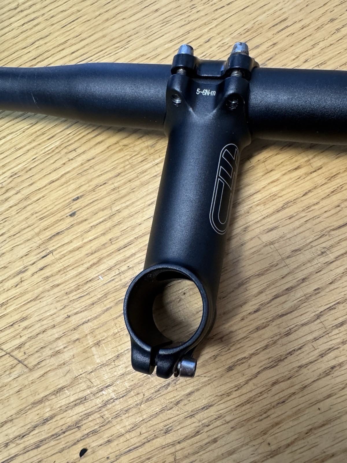 C4 Aluminum Handlebar (44cm) + Bike Stem