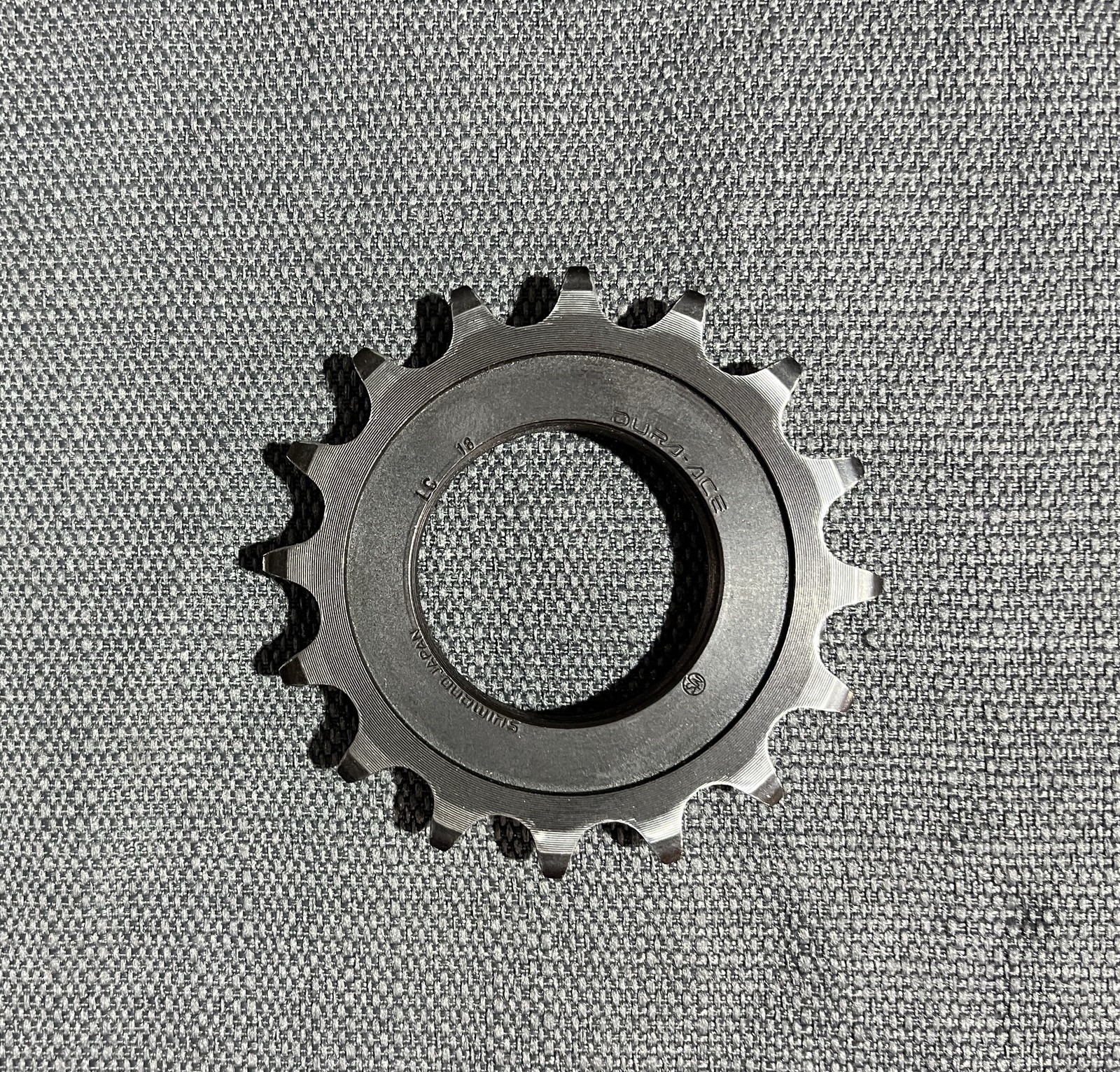 Shimano Dura-Ace SS-7600 16T NJS Track Cog 1/8″ Fixed Gear Sprocket Y27916100