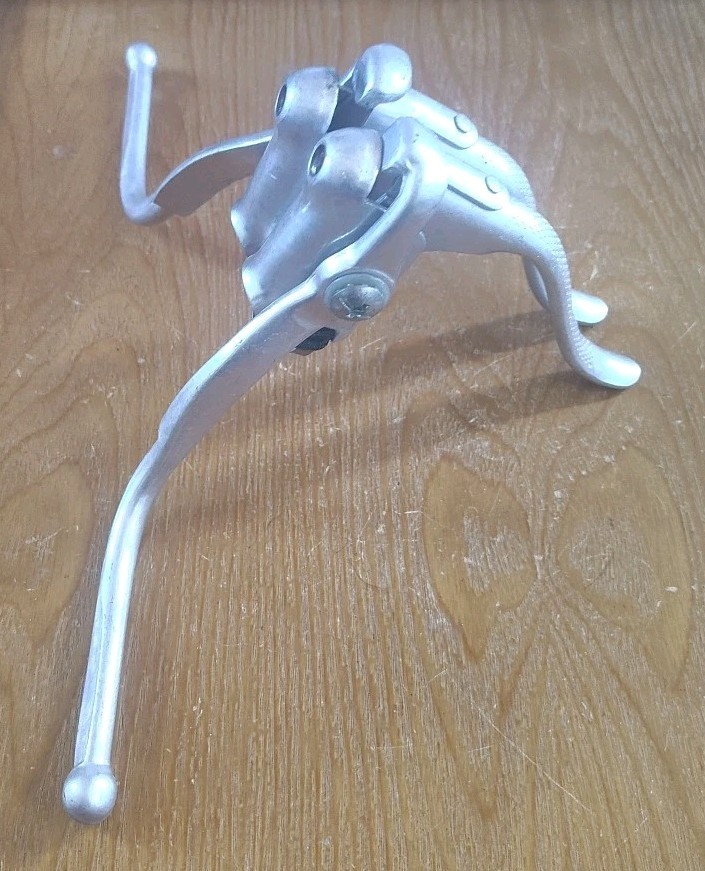 [7.99] Pair Silver Aluminum/steel Bicycle Drop Bar Dual Double Brake Levers 22 m