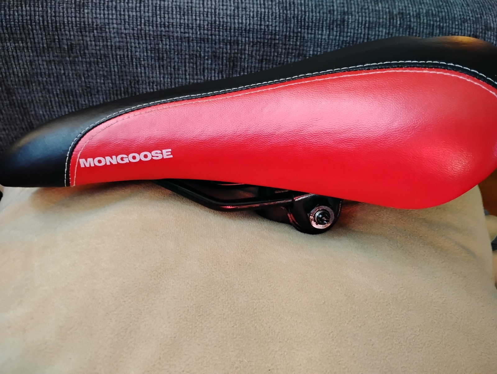 Mongoose Red/Black Bike Seat