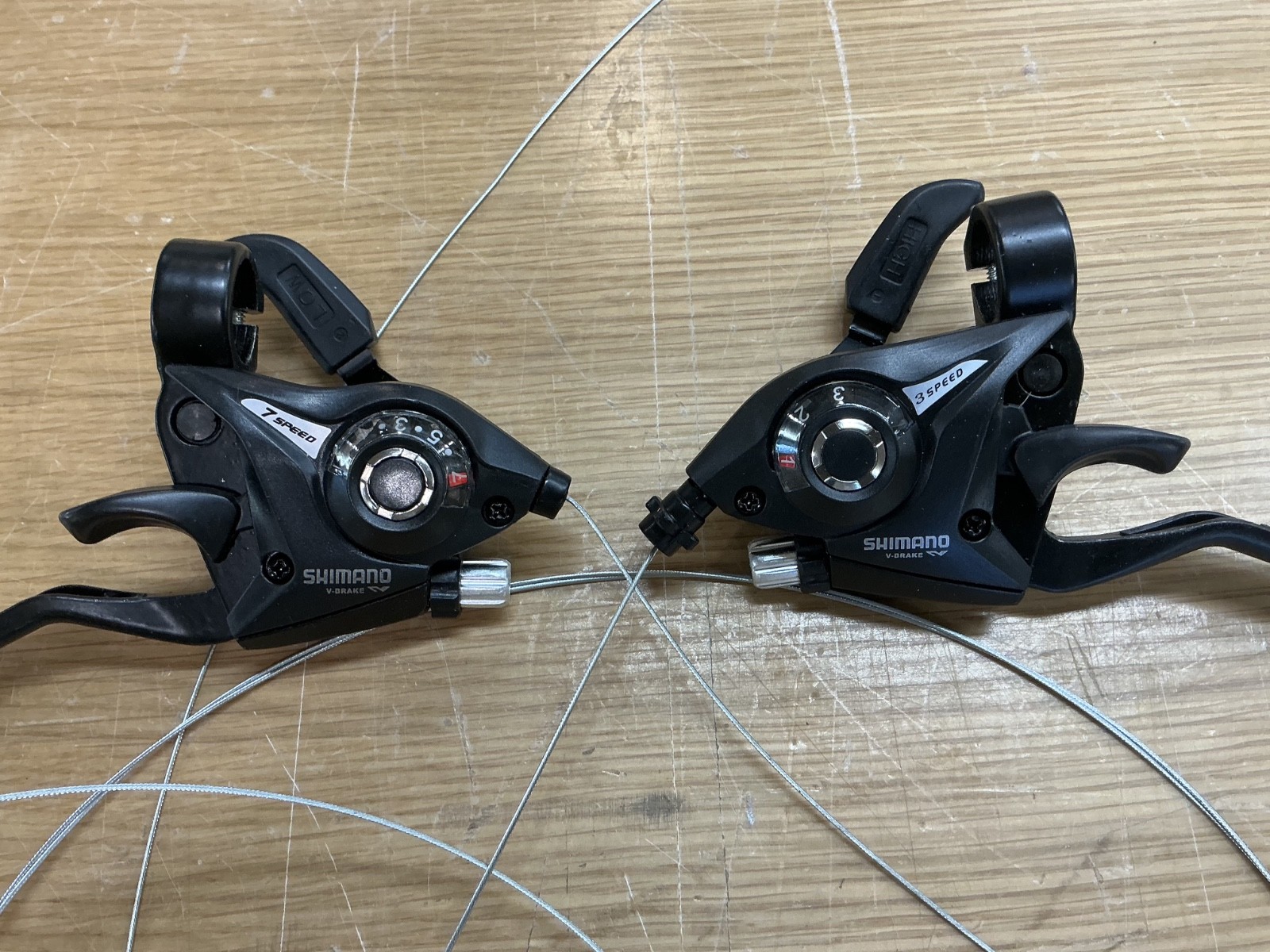 Shimano rapid fire 3×7 shifters with V-brake levers SH0727