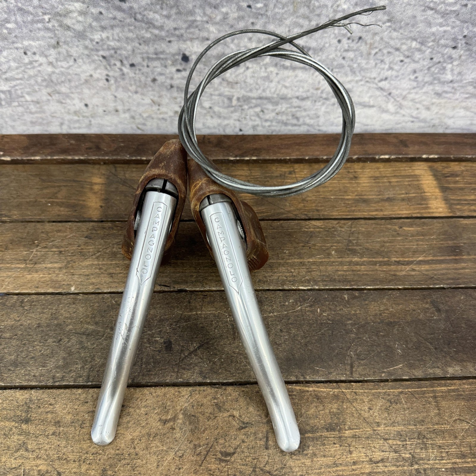 Vintage Campagnolo Brake Levers Pair Brown Hoods Non-Aero Drop Bar 23.8mm Road