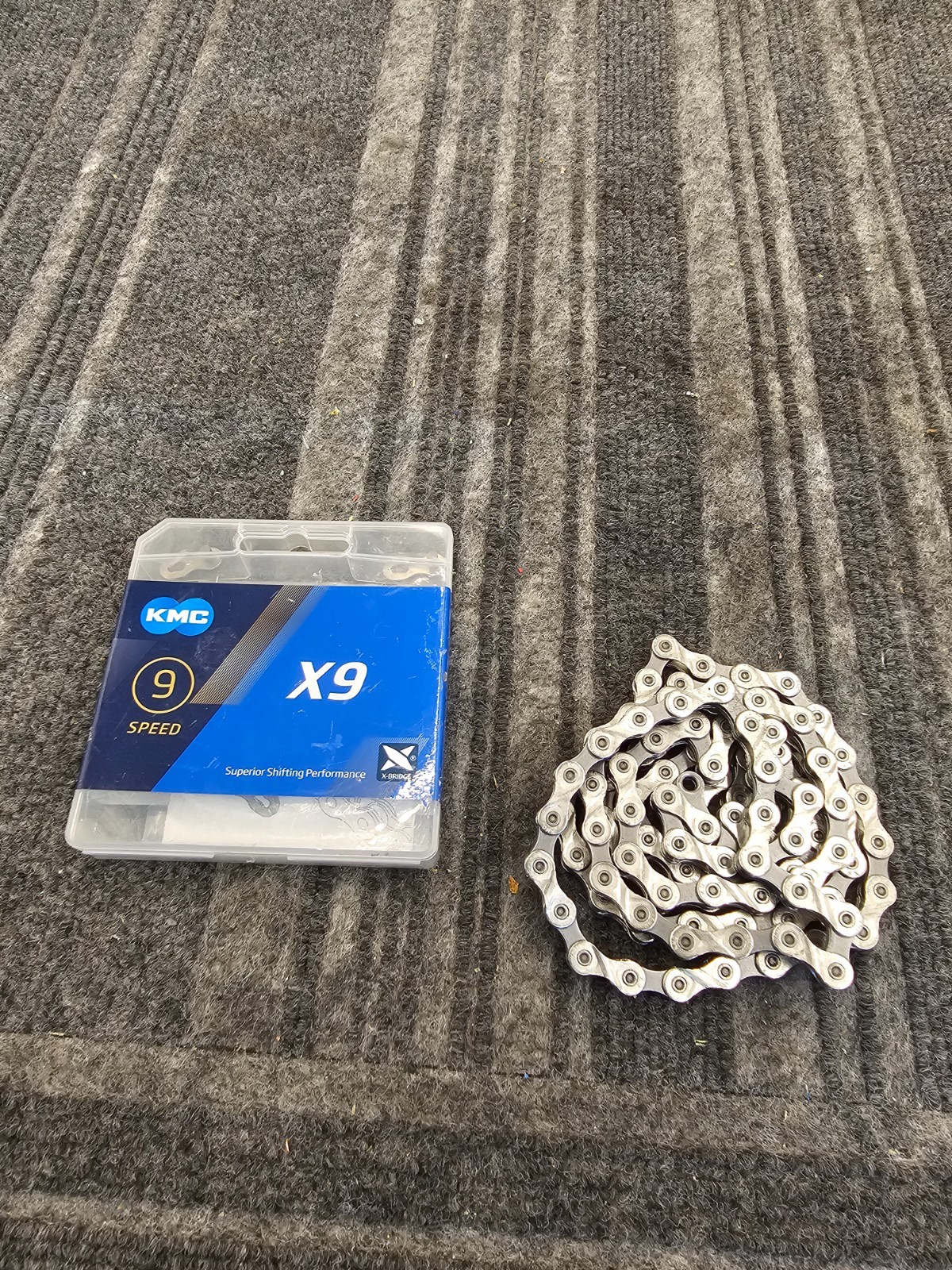 KMC X9 116 Links Non-Directional 9-Speed Bicycle Chain 1/2″x11/128″ Silver/Gray