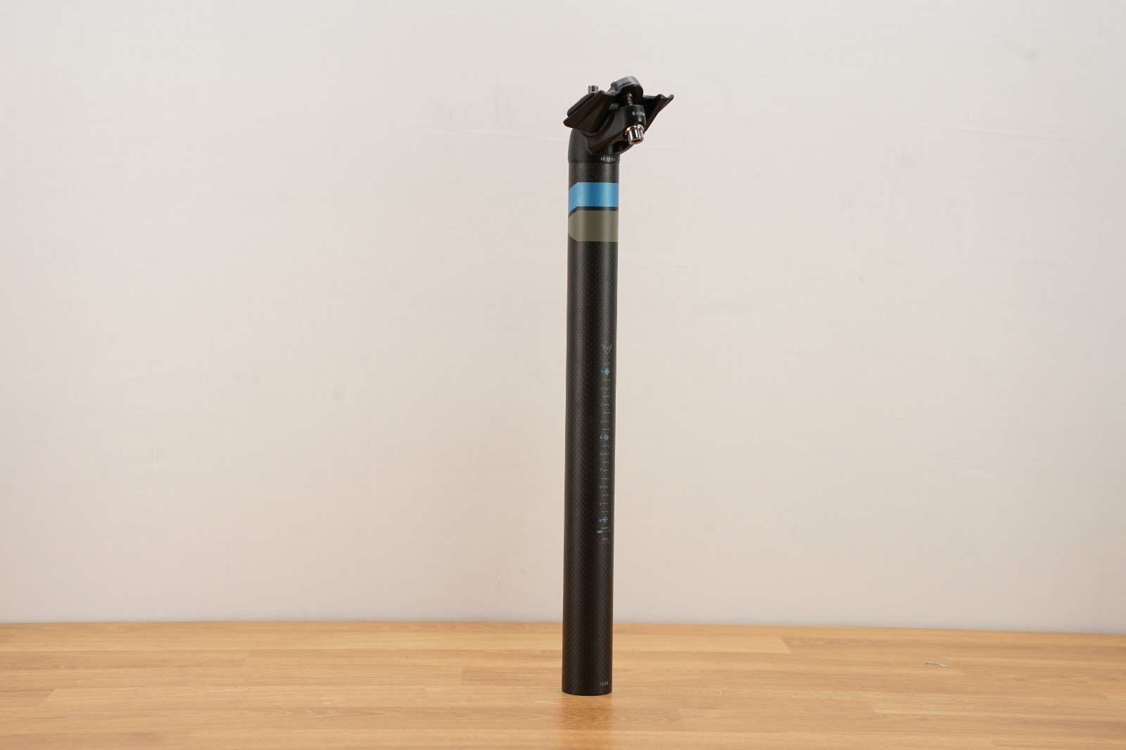 Felt MTB Carbon Seatpost – 30.9x350mm – NEW OEM