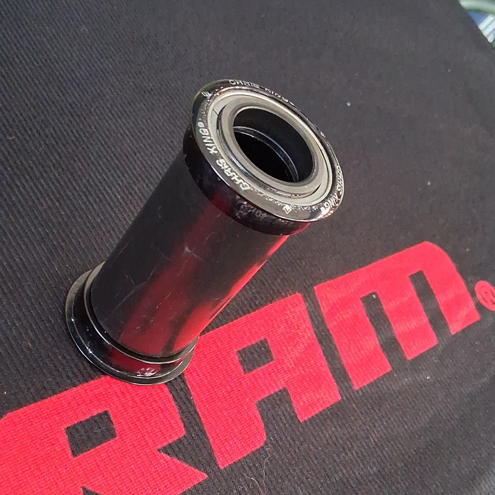 Chris King ThreadFit Bottom Bracket – Black, Excellent Quality, Road / Gravel