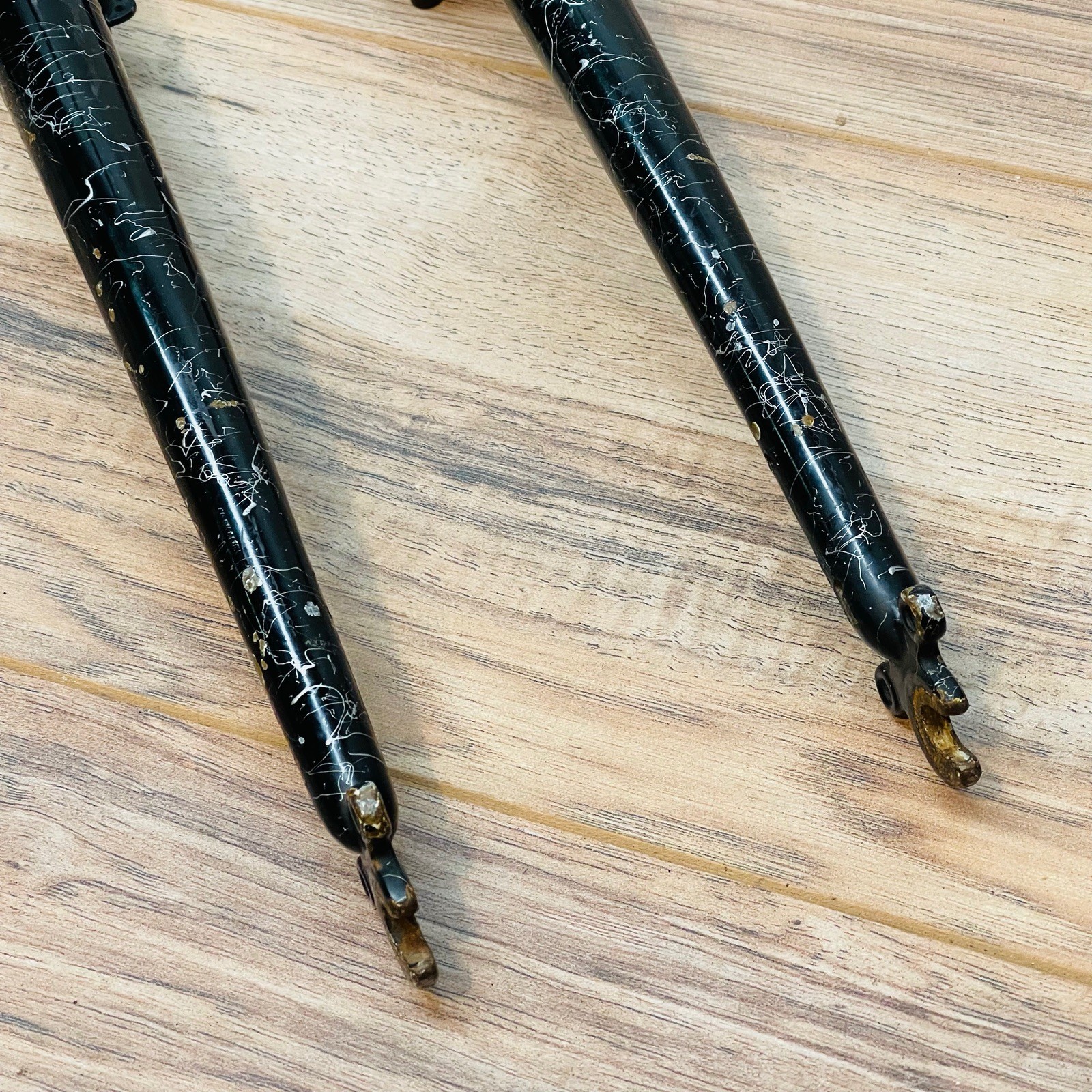 Vintage 90s 1-inch Threaded Rigid MTB Fork 26 135mm Steerer Black Splatter
