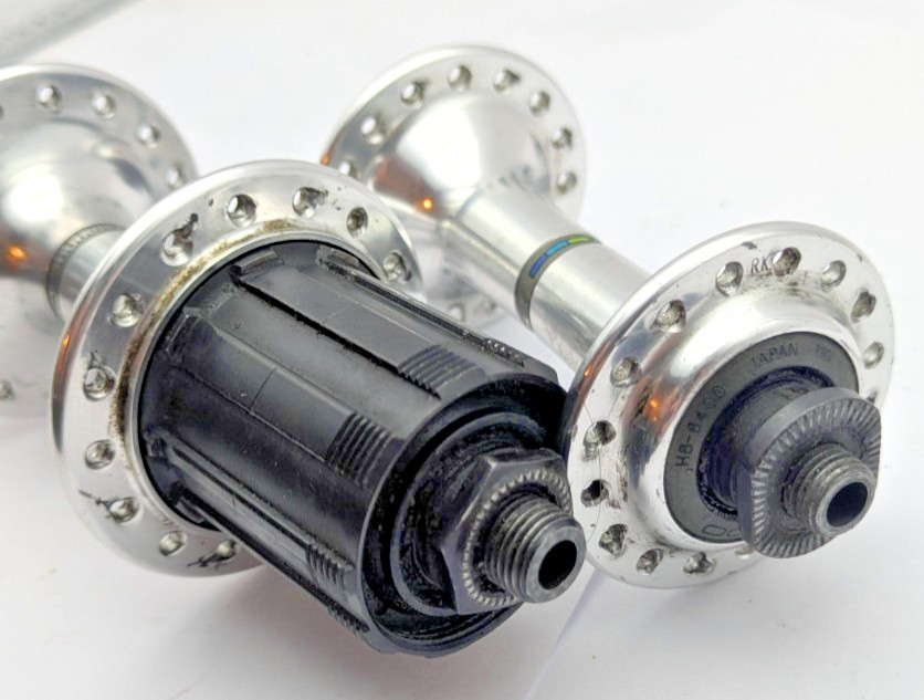 SHIMANO 600 TRI COLOR ULTEGRA FH-6402 HB-6400 HUBSET 32 hole 100/130mm HUBS PAIR