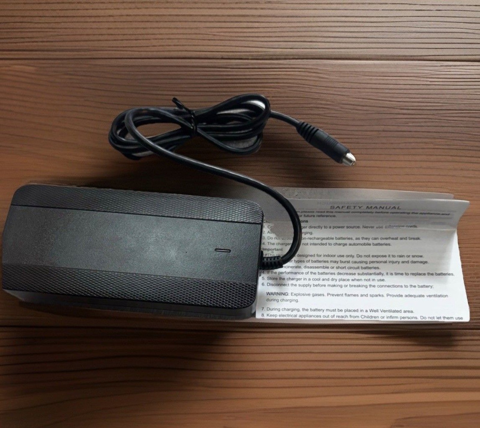 New MDA 42V 4.0A Li-ion Battery Charger BC222360040 UL 1012