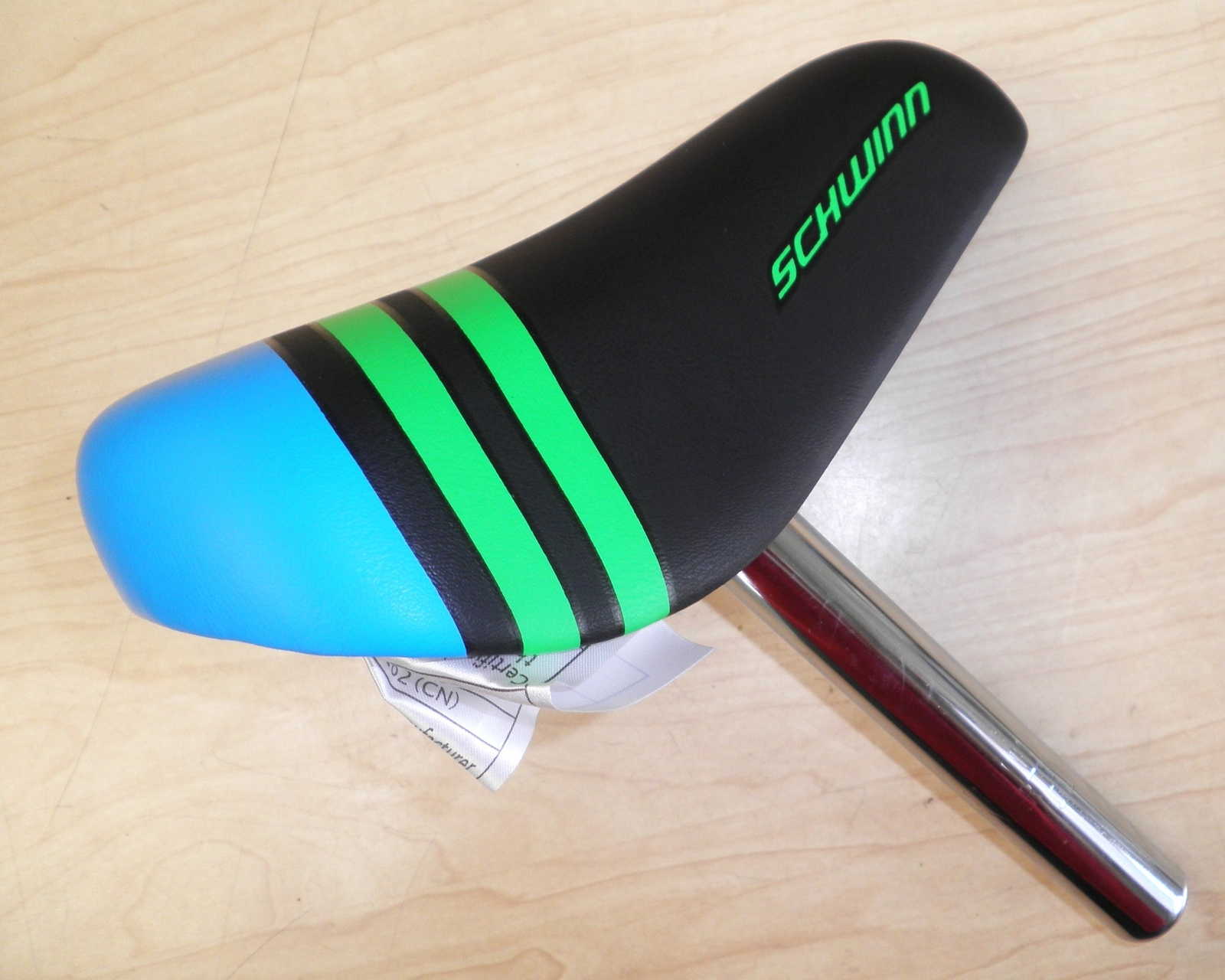 SCHWINN BLACK/GREEN/BLUE KIDS’ BIKE SADDLE/SEAT W/INTEGRADED SEATPOST 315-2
