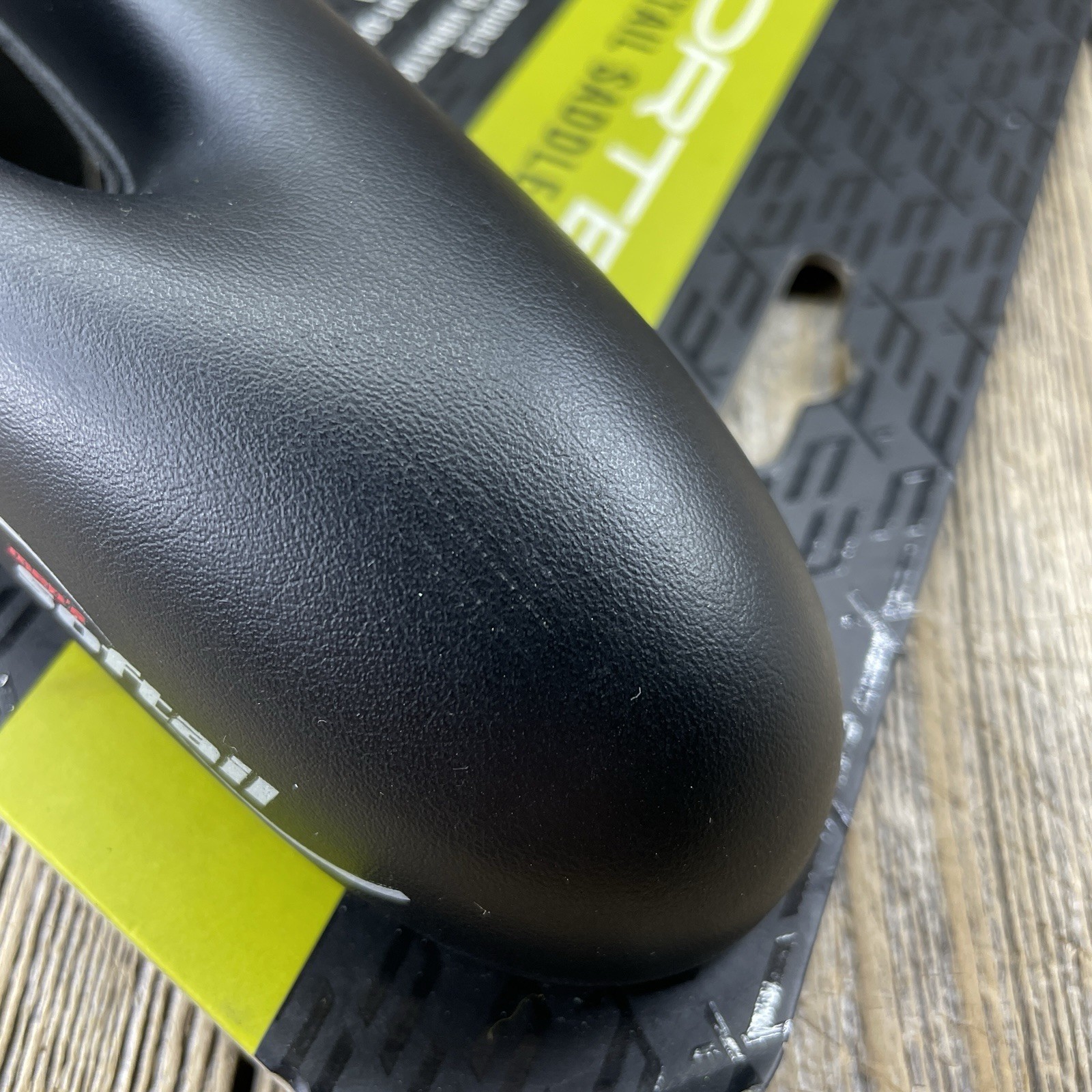 FORTE Softail Mens Comfort Bicycle Seat Saddle Soft Padded Black Chromoly Rails
