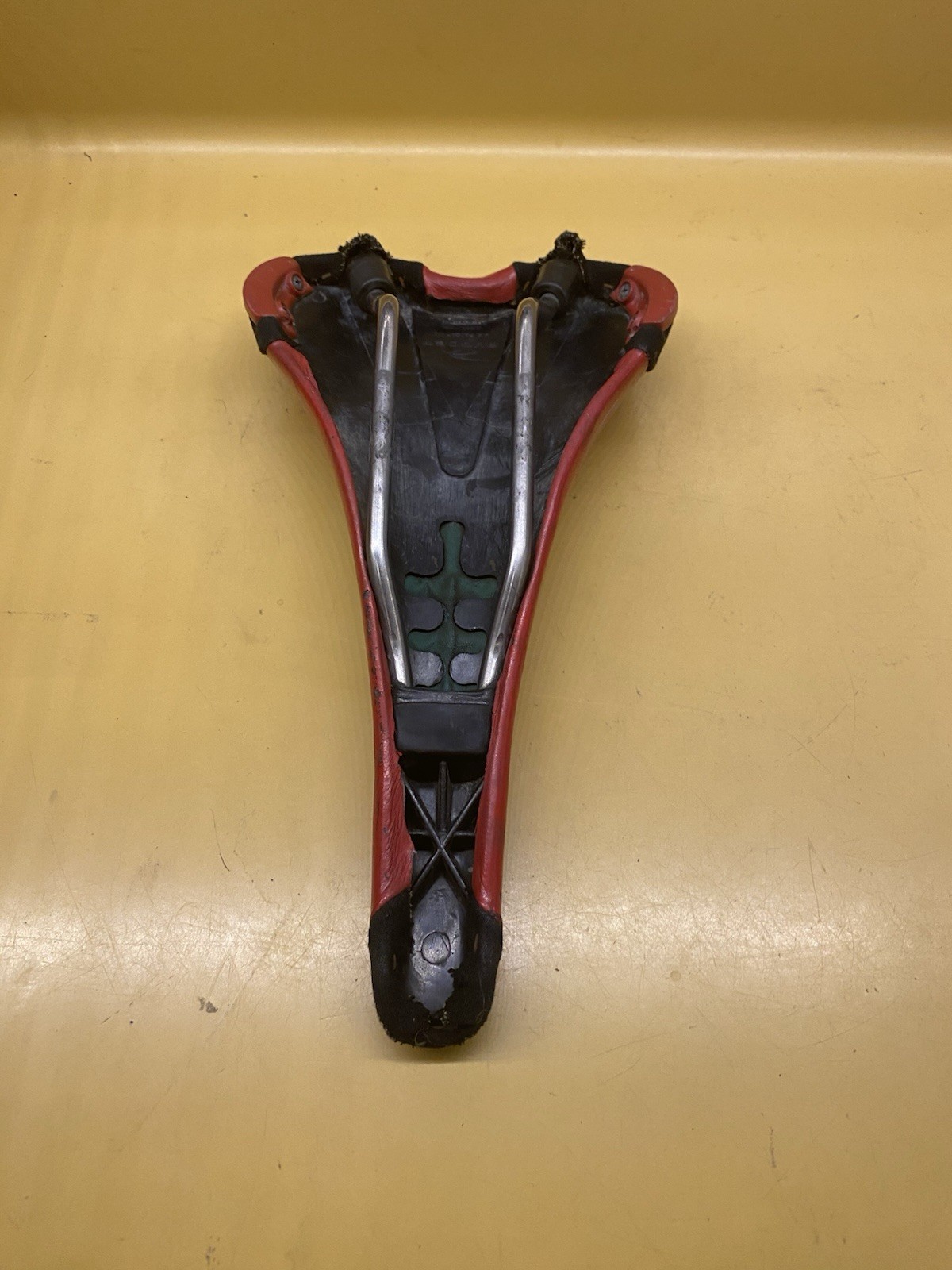 Red Avocet O2 Air 270mm x 145mm Titanium Rail Saddle