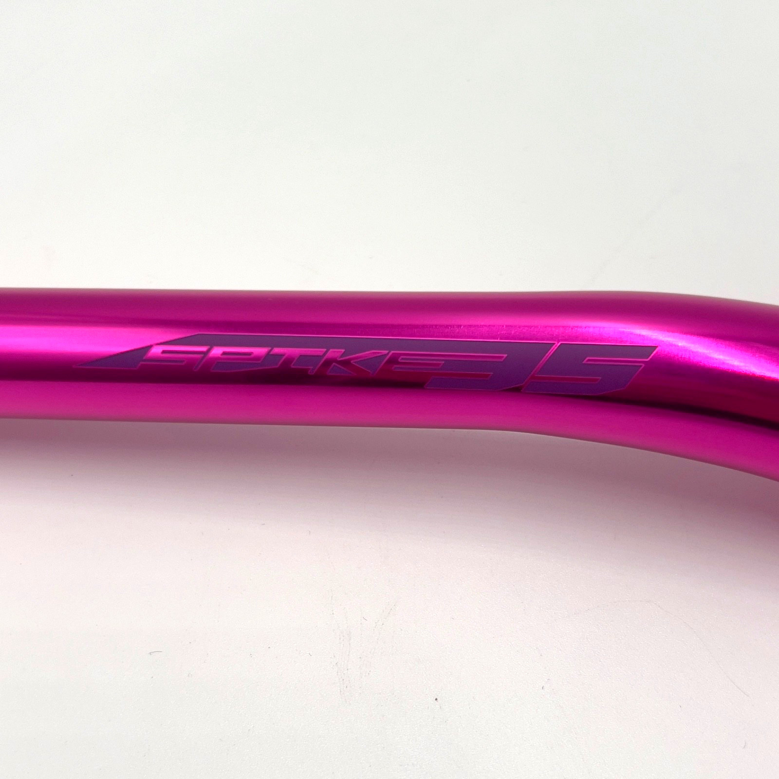 SPANK Spike 35 Vibrocore Handlebar 25mm Rise 820mm DH Enduro Pink Silver Limited