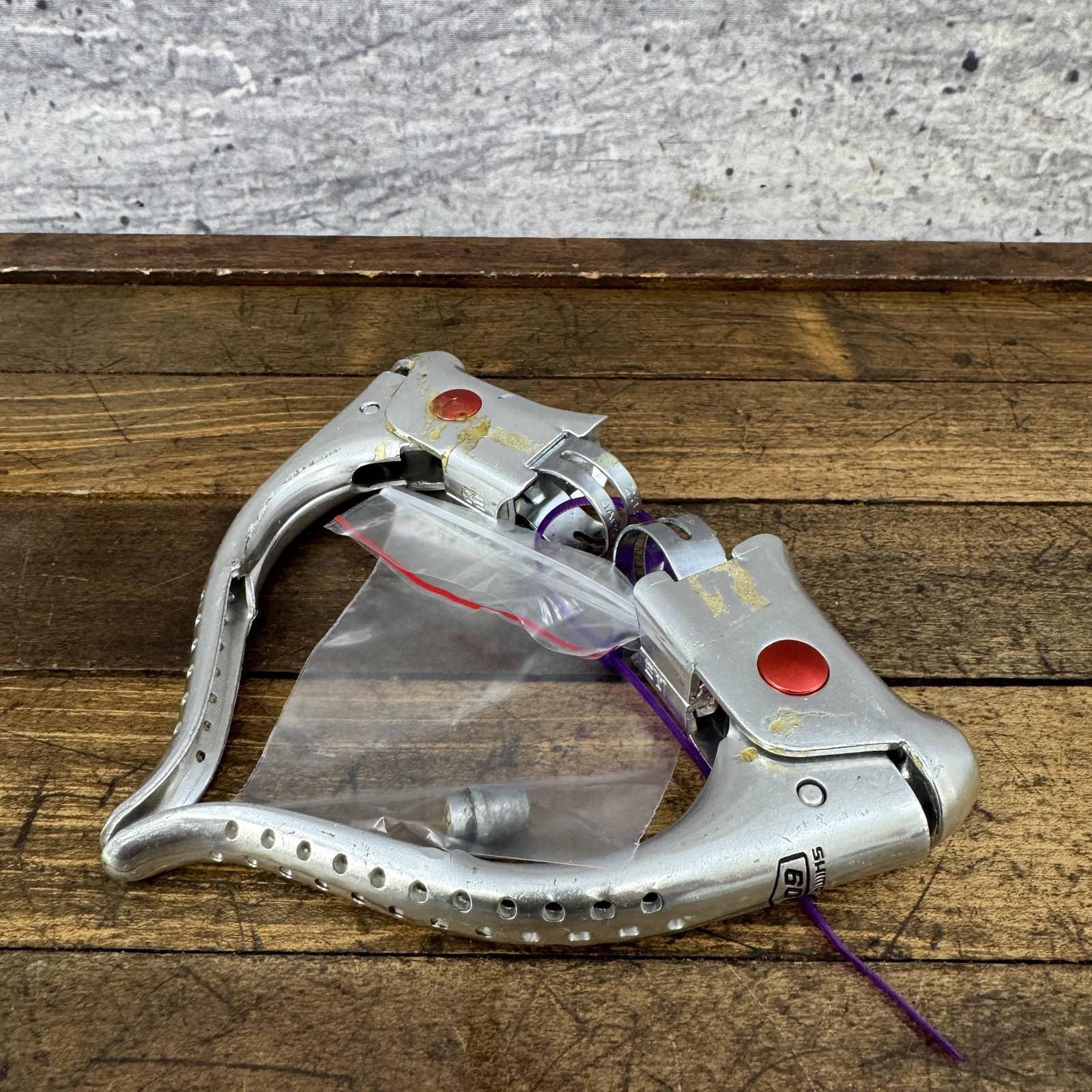 Vintage Shimano 600 Brake Levers Arabesque Pair Non-Aero Silver Drilled 23.8mm