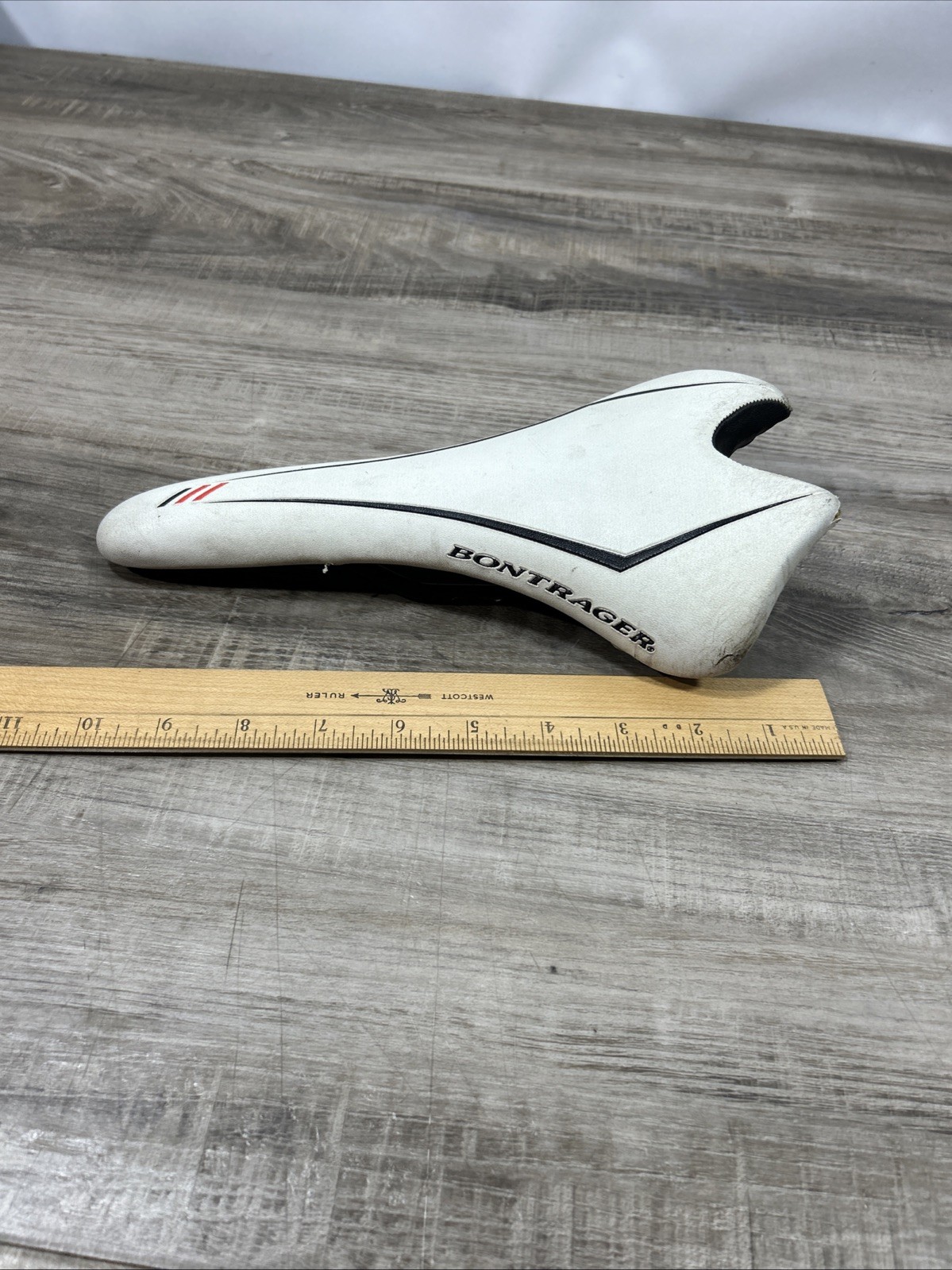 Bontrager Race R1 146mm White Cro-Mo Rail Saddle USED