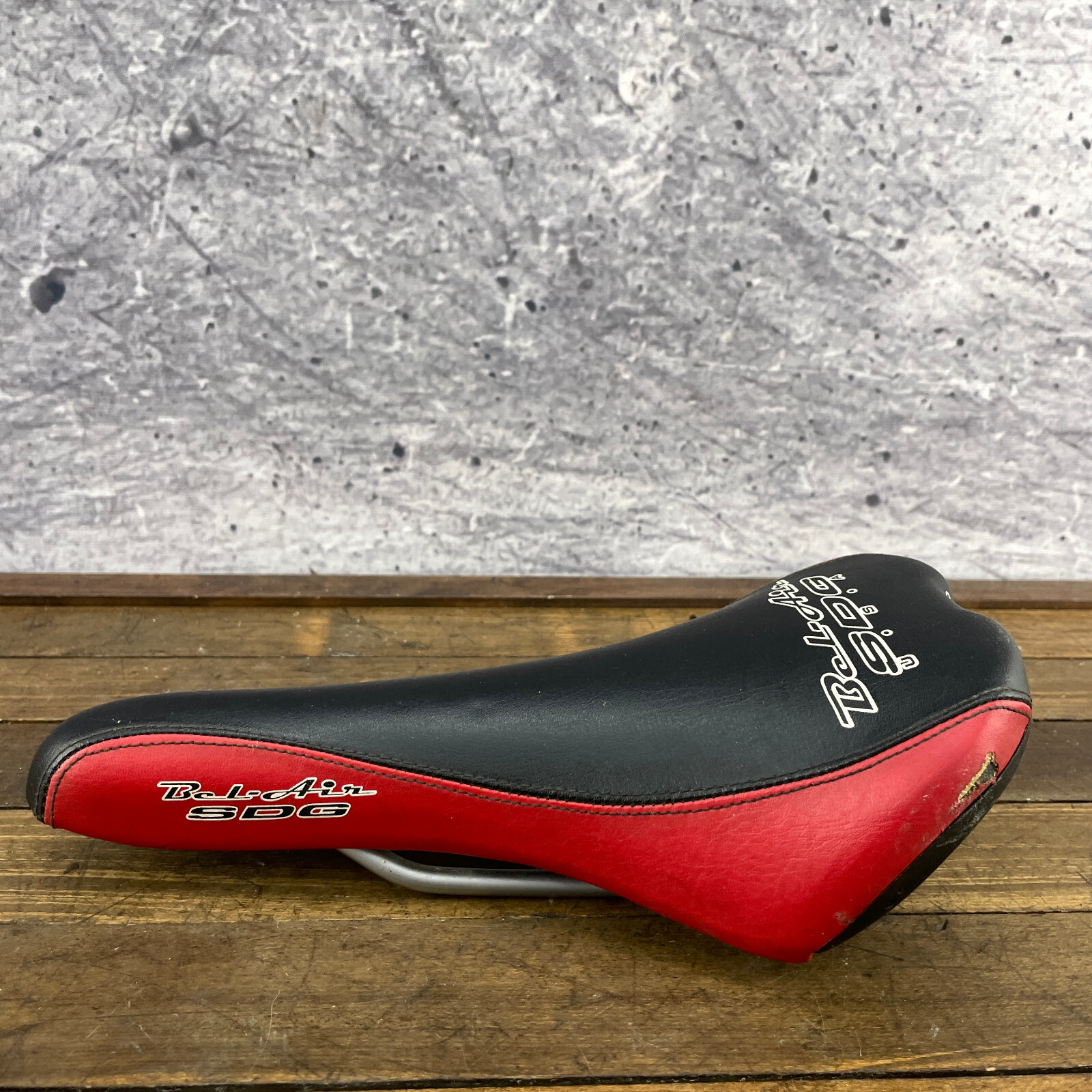 Vintage SDG Seat Bel Air Red Black BMX Speed Defies Gravity MTB Mountain Cuts A4