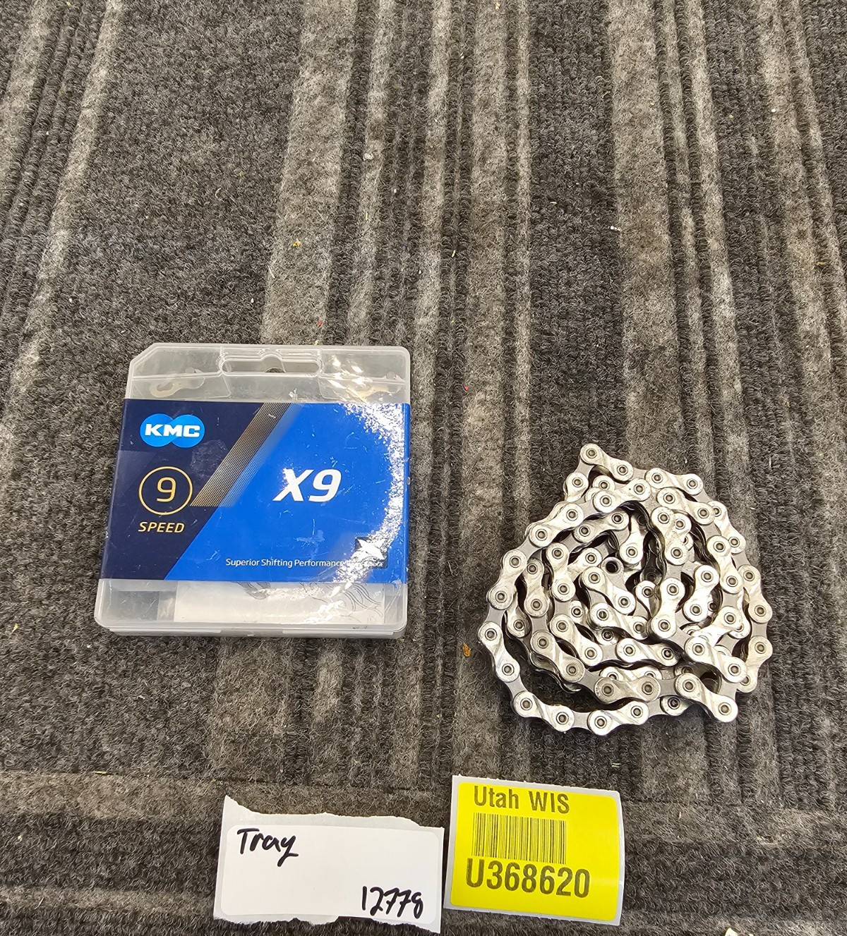 KMC X9 116 Links Non-Directional 9-Speed Bicycle Chain 1/2″x11/128″ Silver/Gray