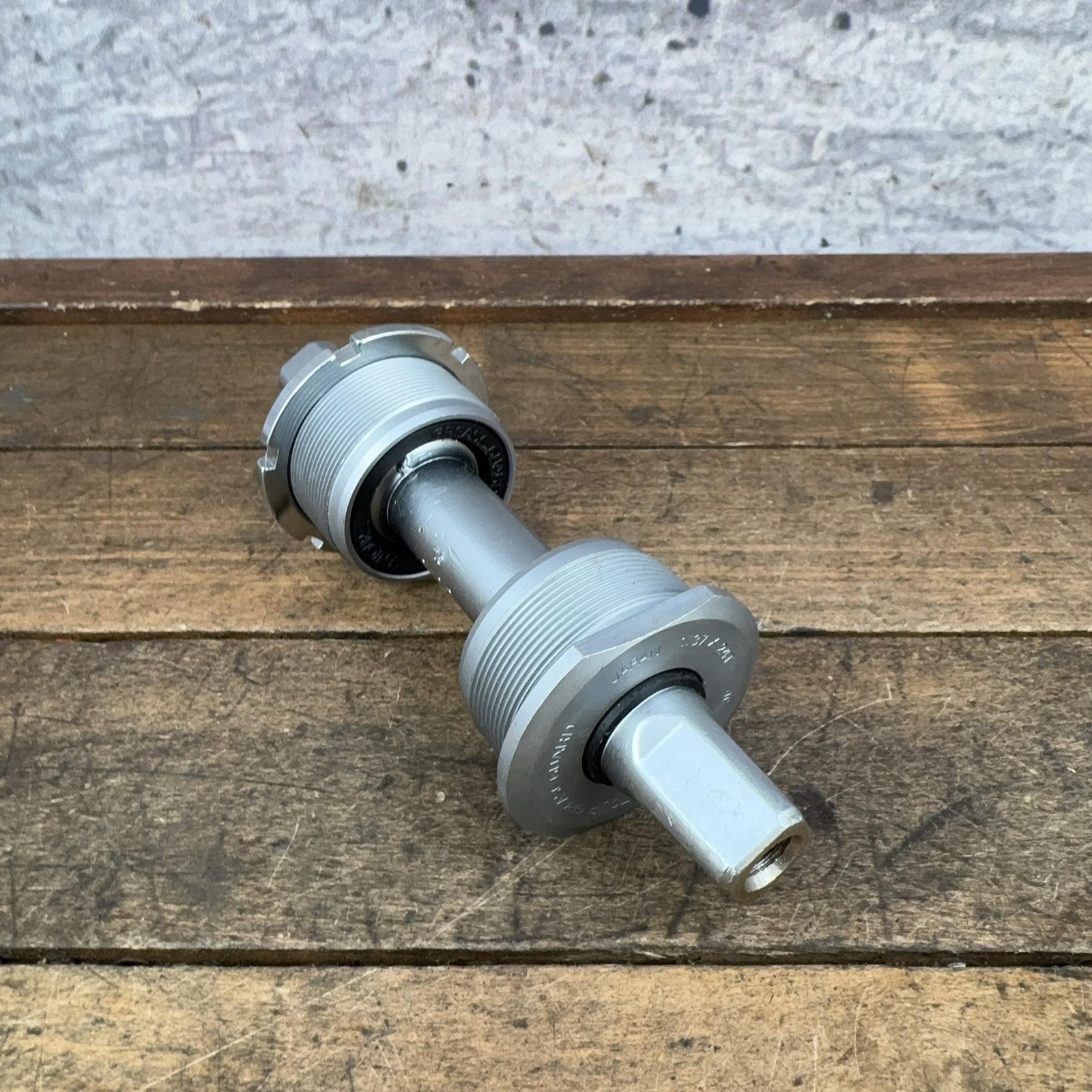 Vintage Suntour XC Pro Bottom Bracket 68mm BSA 125mm WTB Grease Guard Bolts Caps
