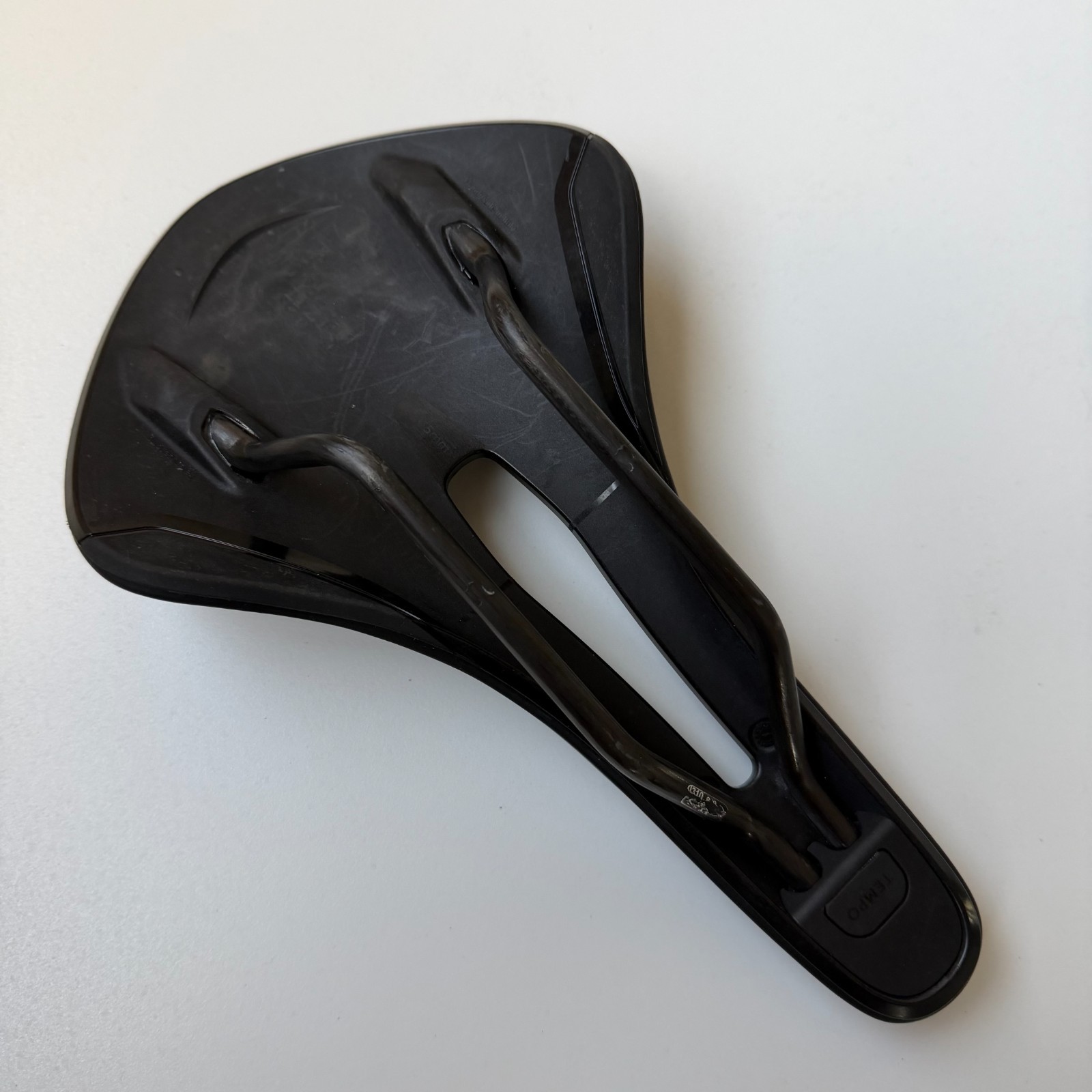 Fizik Tempo Aliante R1 Saddle – Carbon, 155mm, Black
