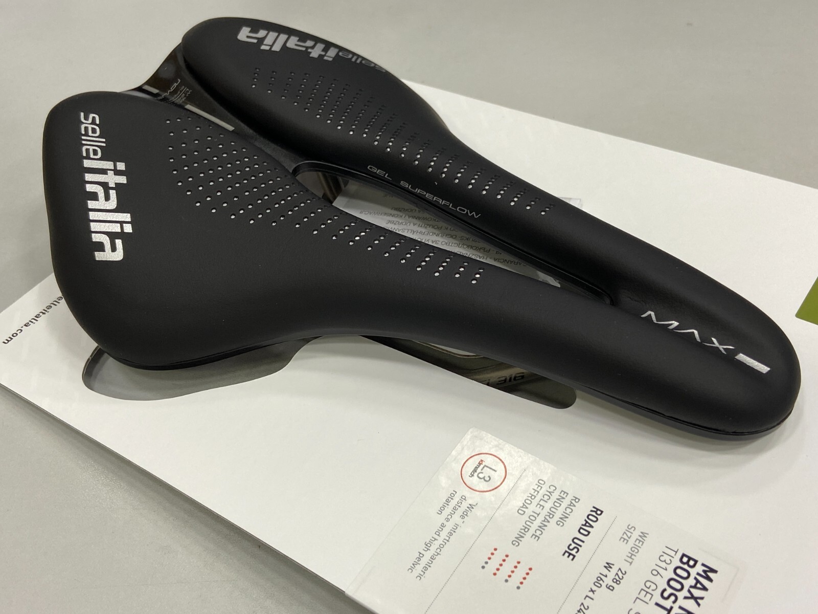Selle Italia Max Novus Boost Evo Superflow L3 160x245mm TI316 Rail Road Saddle