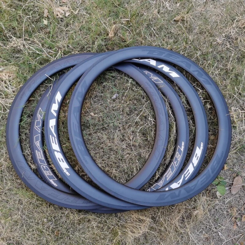 Superlight 700c Carbon Fiber Road Bike Rims 25×30/35/38/40/45/55/50/60mm 24 28H