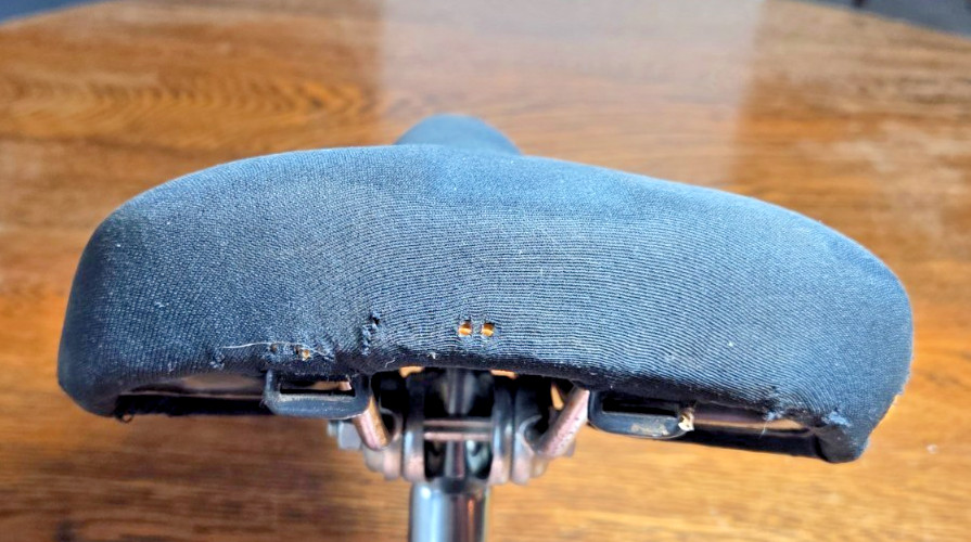 Vintage UKONG 8708 Black Synthetic Bicycle Saddle/Seat w/ 7″ Seat Post