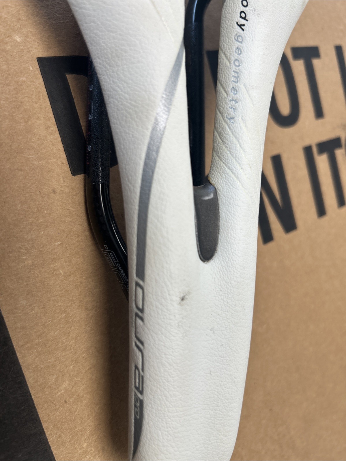 Specialized Oura Pro Saddle, White with Carbon Fiber Rails