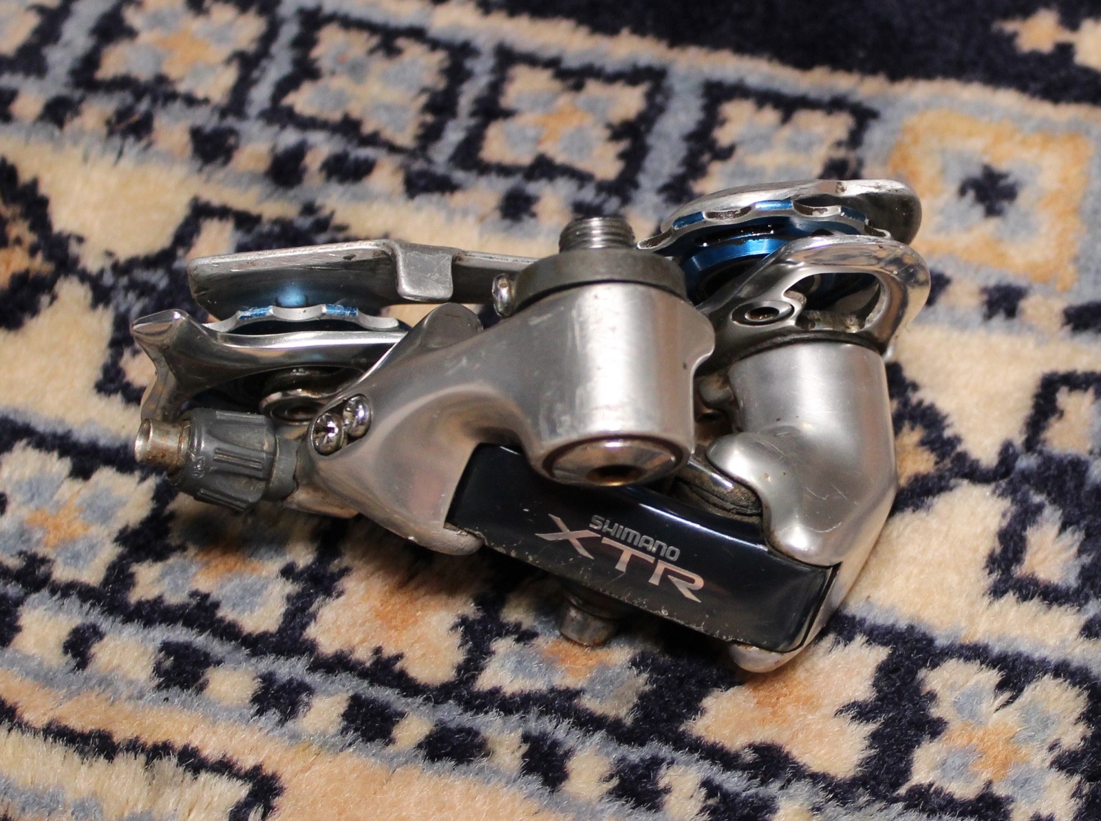 Classic – Shimano XTR RD-M900 MTB Rear Derailleur 8-Speed – Medium Cage – Japan