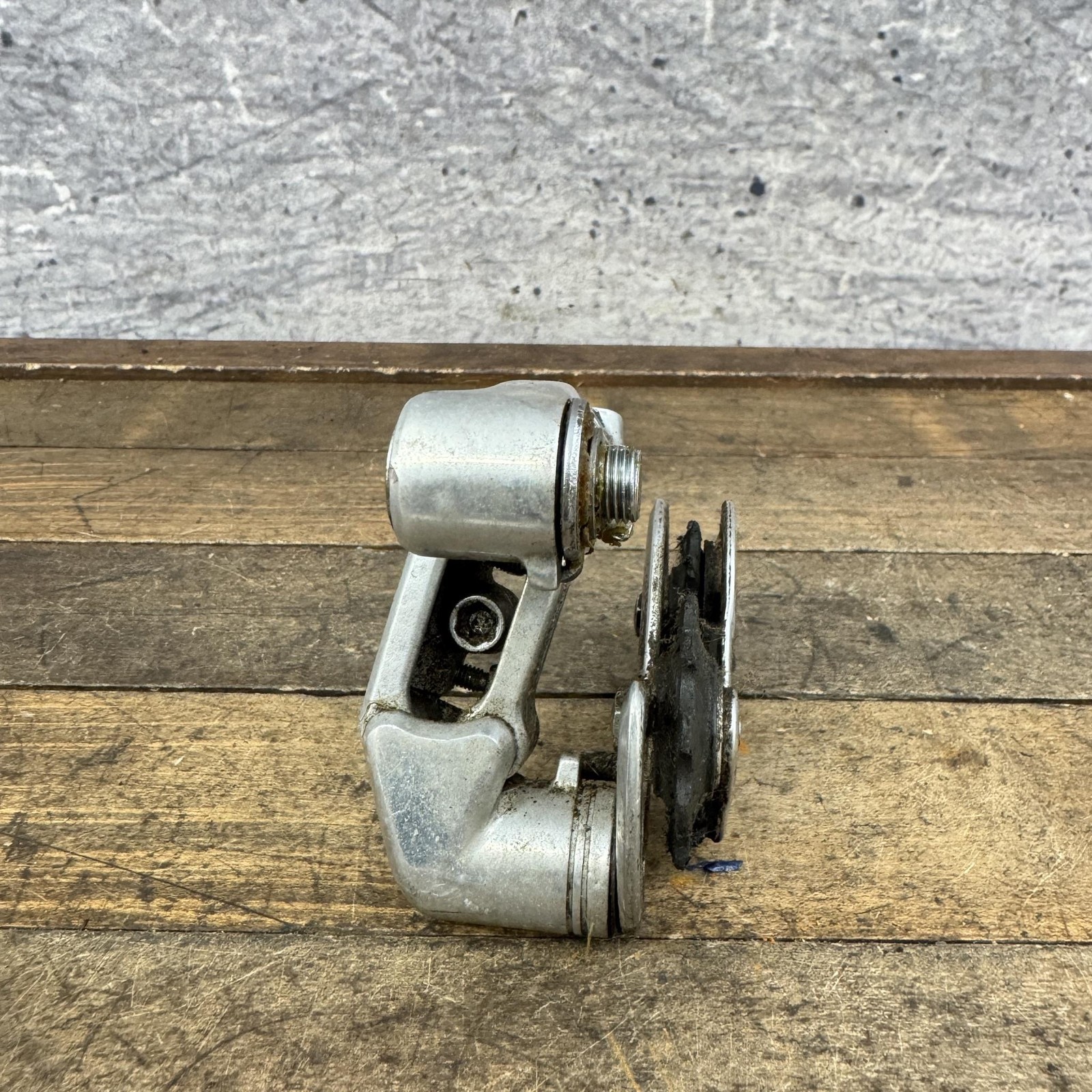 Vintage Shimano 600 Rear Derailleur RD-6207 Short Cage Bolt-On Road Bike Japan