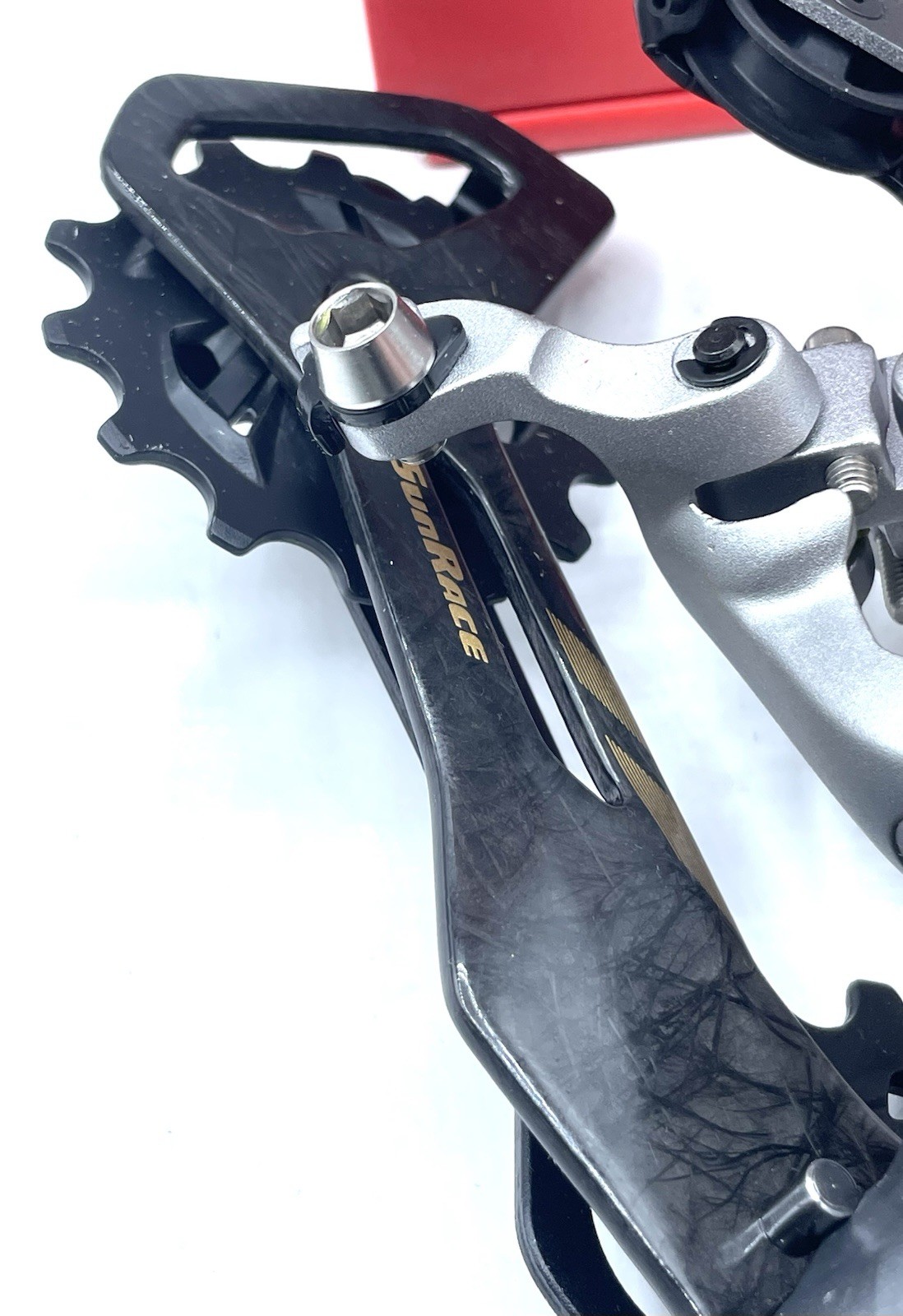 SunRace MZ80 Carbon / Aluminum Rear Derailleur 12/11/10 Speed Medium Cage