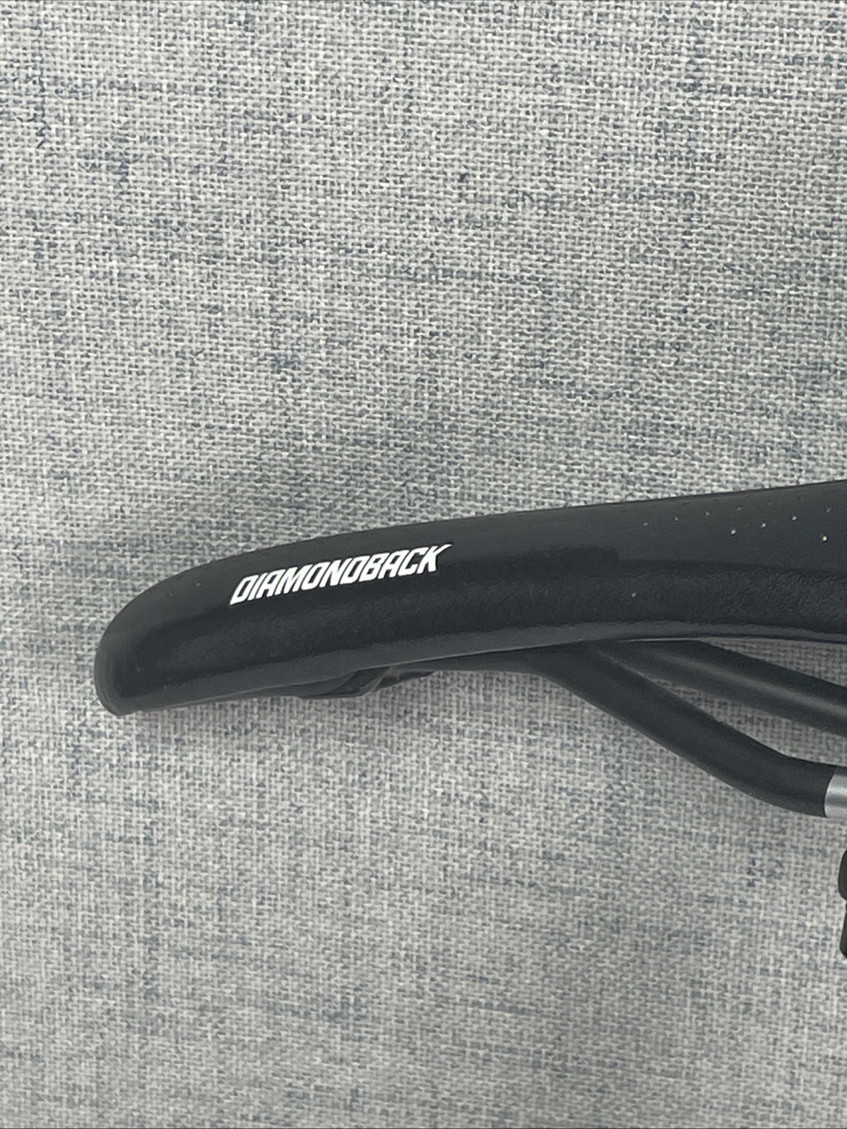 Diamondback Bicycle Saddle Seat w/ HEAD Erica Seatpost Black Bike Saddle Set
