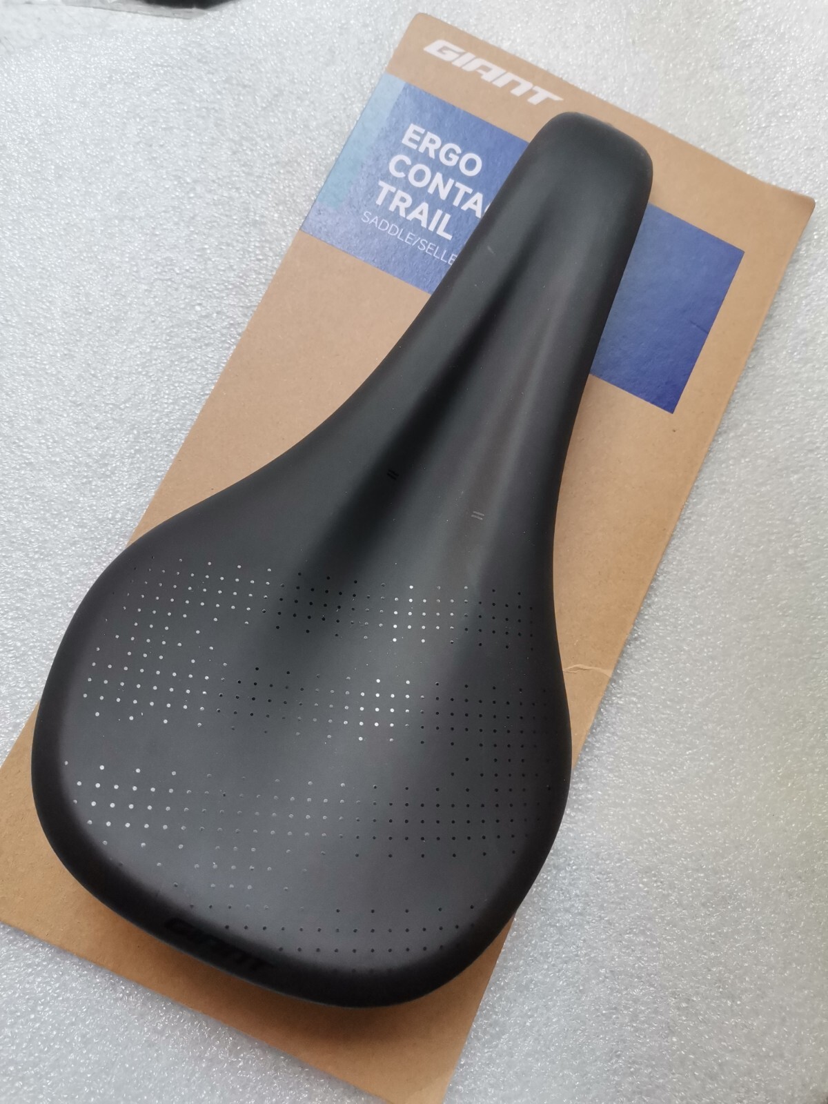 GIANT ERGO CONTACT TRAIL SEAT SADDLE MTB CITY TOURING 147MMX271MM