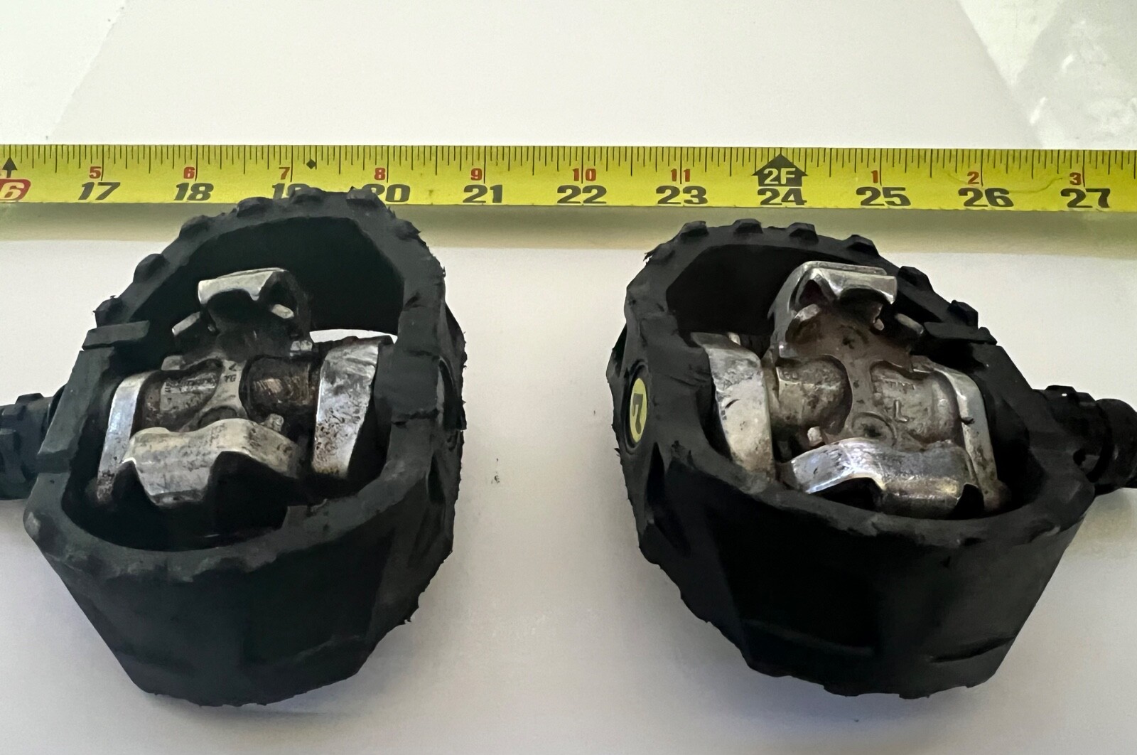SHIMANO PD-M424 CLIPLESS PEDALS