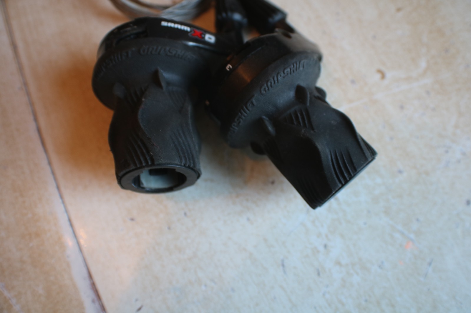 SRAM X-0 3×9 Grip Shifters – Twist Shifter Set Pair Mountain Bike Black 9×3
