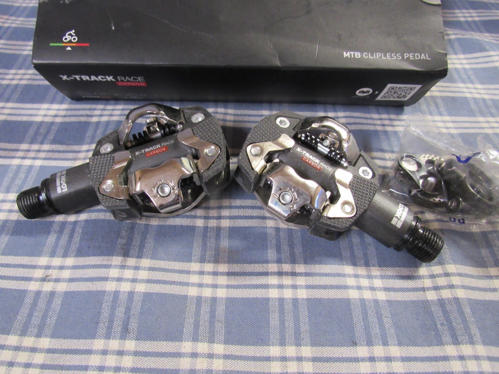 Look Cycle – X-track Race Carbon Pedals (New Distressed Box) FAST FREE SHIPPING.