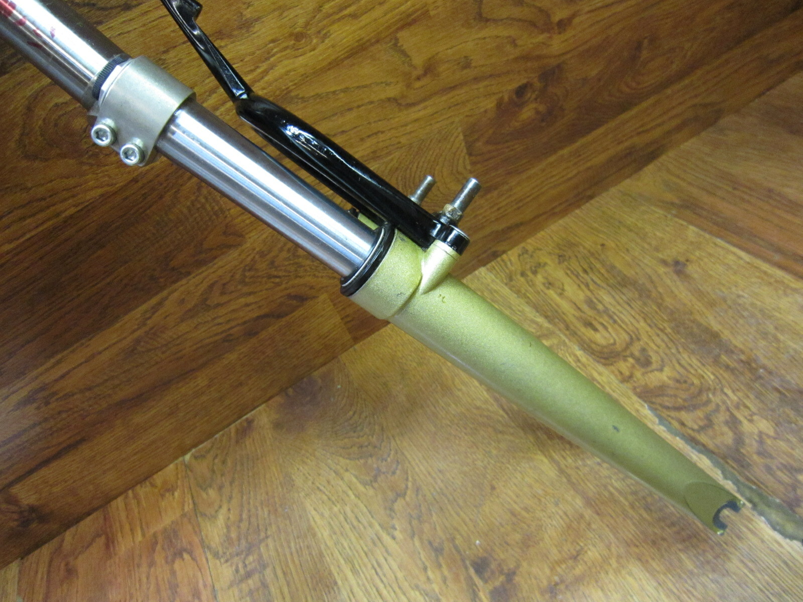 VINTAGE ROCK SHOX 1 1/4″ x 5 3/4 THREAD 100x9QR CANTILEVER 26er SUSPENSION FORK