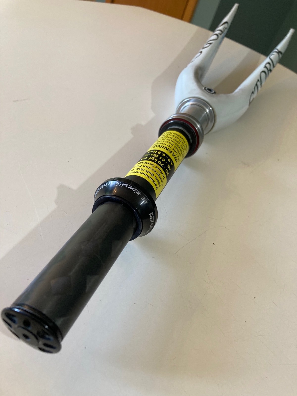 Storck Fenomalist full carbon 1 & 1/8 fork complete with bearings and crown race