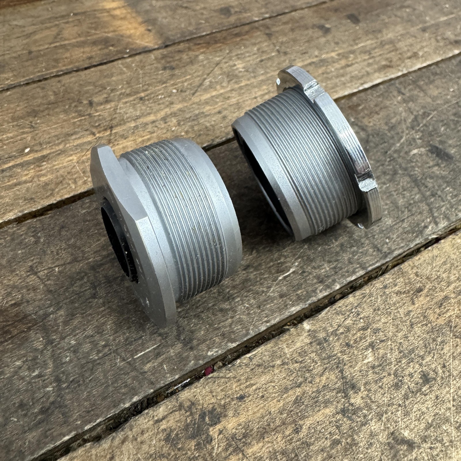 Vintage Suntour WTB Grease Guard Bottom Bracket Cups NOS 1.37x24T XC Pro MTB